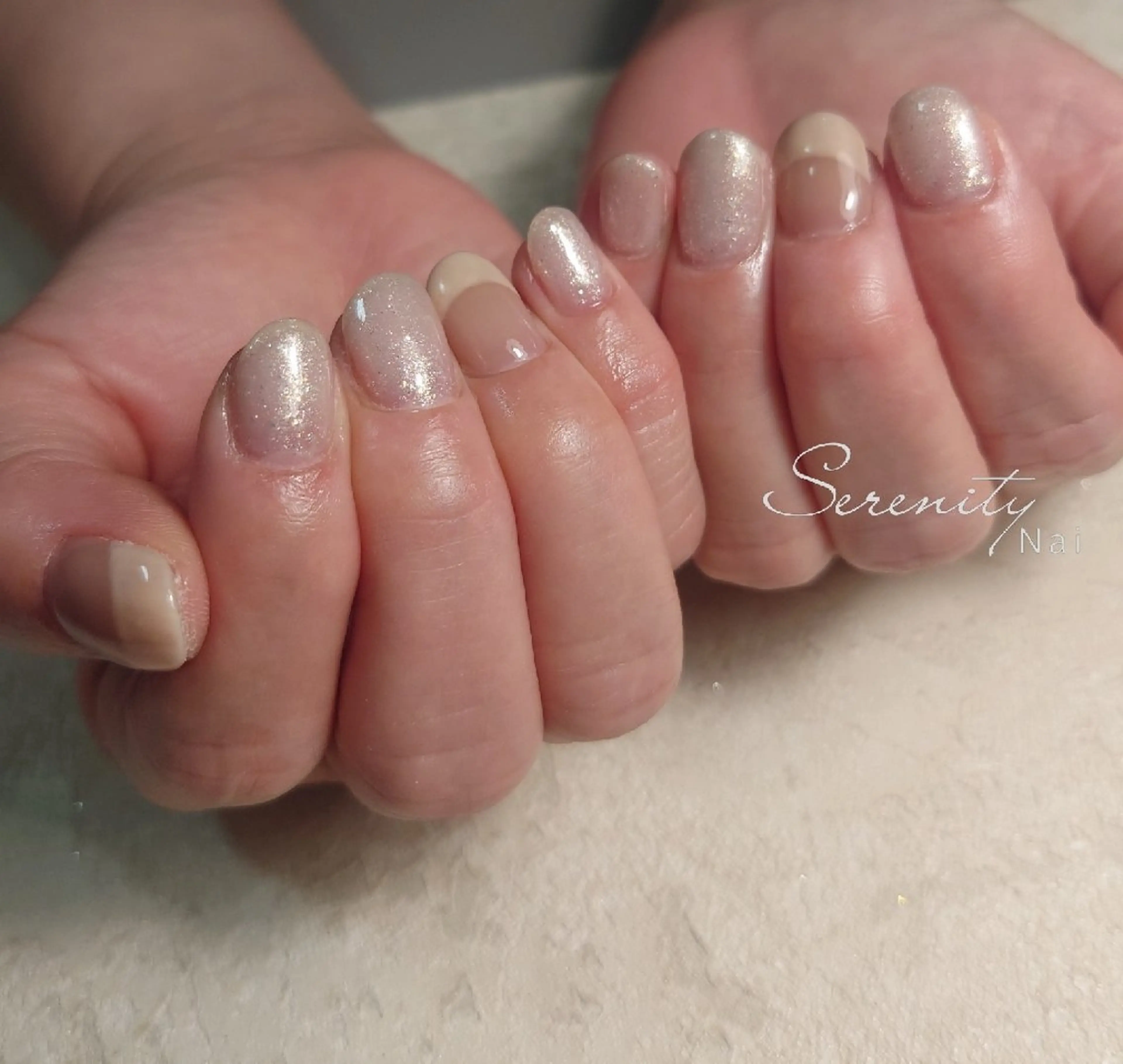 ネイル フレンチネイル ラメ(グリッター) 持ち込み ホワイト ハンドネイル nail  serenityのネイルデザイン