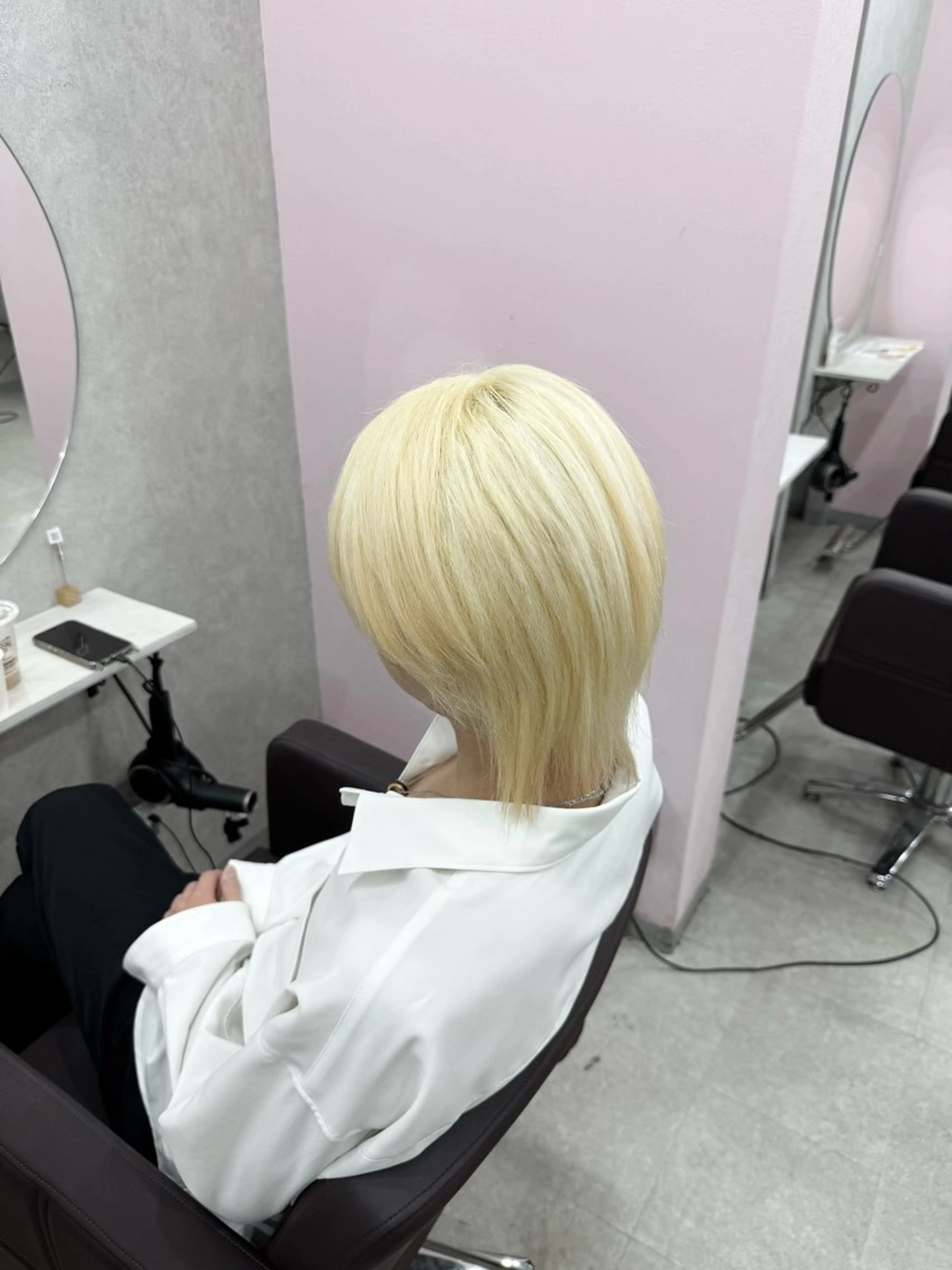 カラー ブリーチ 抜きっぱなしブロンド ブロンド ヘアカラー トリートメント ヘアセット ピンク率90%🎀× 肌映えカラー小川新大のヘアスタイル