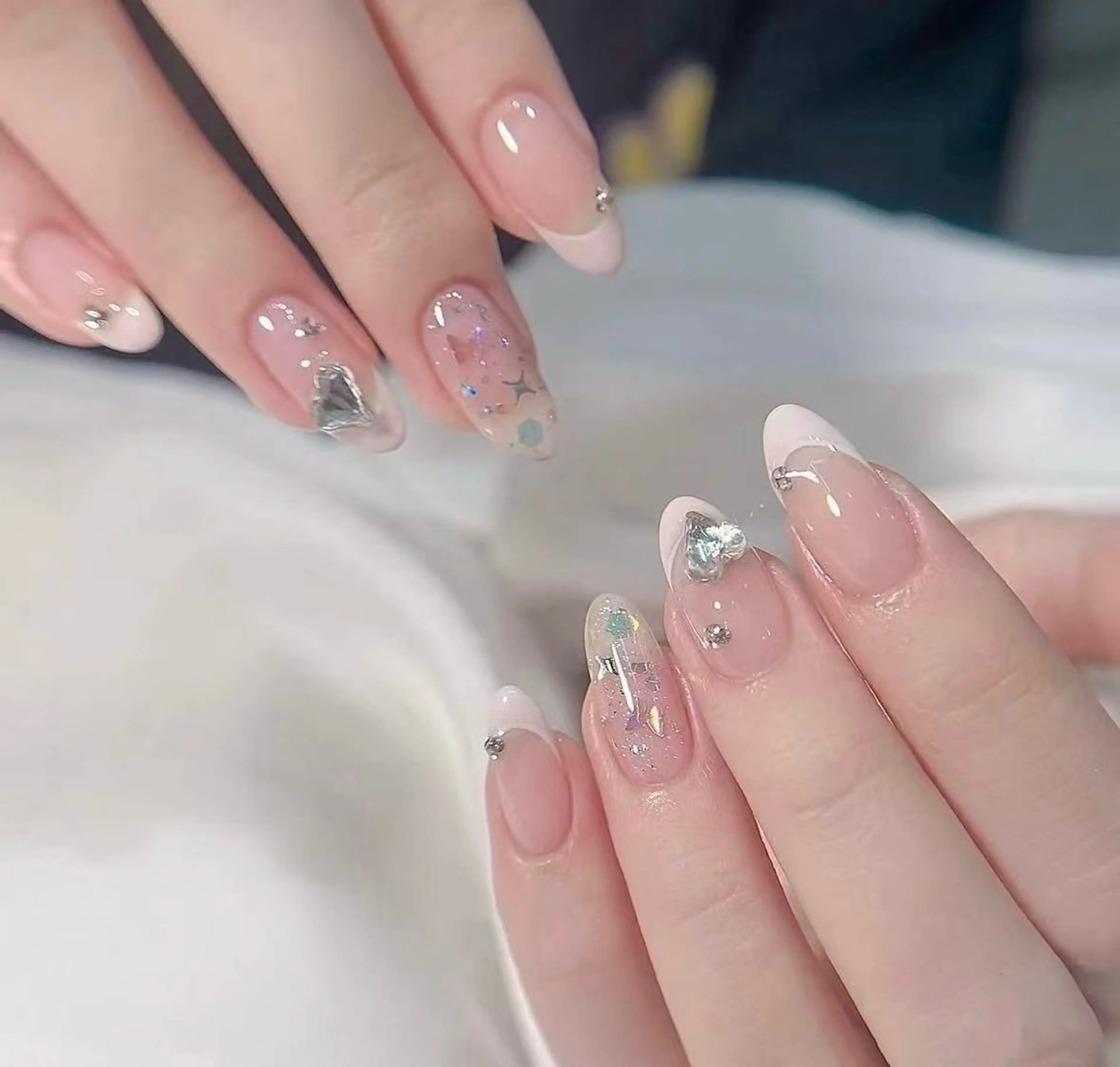 ネイル フラワーネイル フレンチネイル ジェルネイル ガラスフレンチ ハート ハンドネイル BabyYouMi nailのネイルデザイン