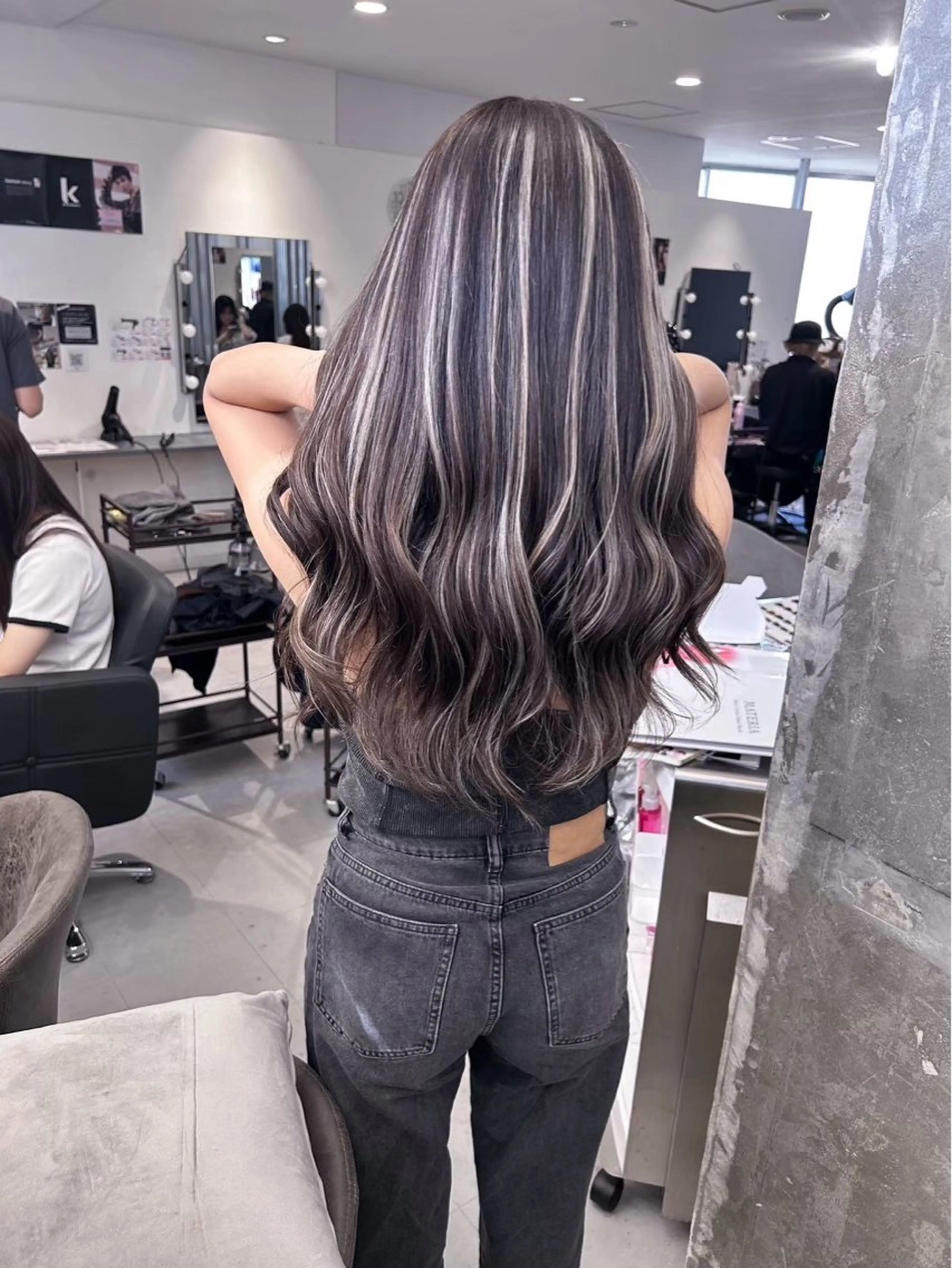 ロング カラー 林 奏音のヘアスタイル