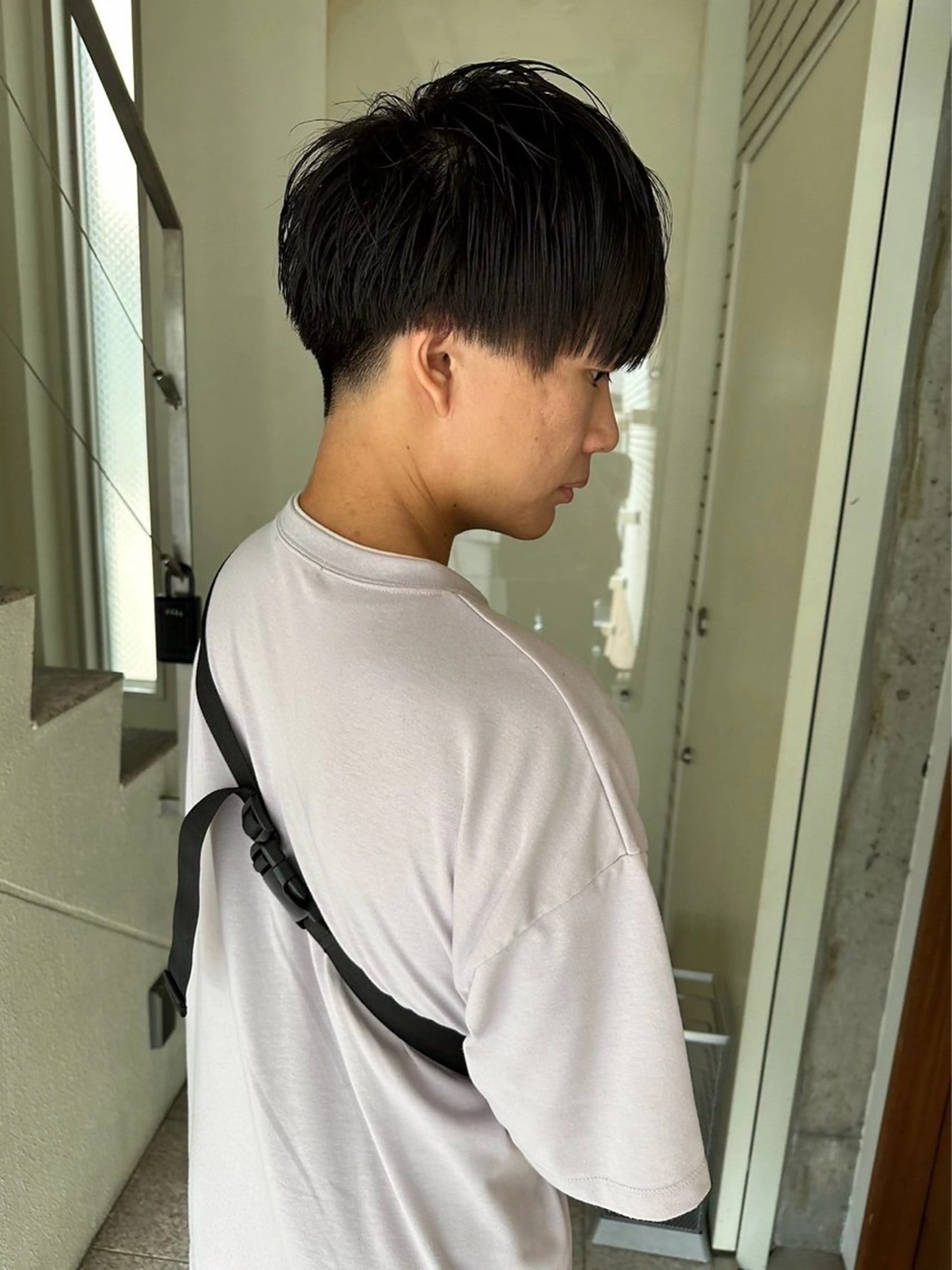 メンズ 刈り上げ 切りっぱなしボブ/ ブリーチカラー/大塚のヘアスタイル