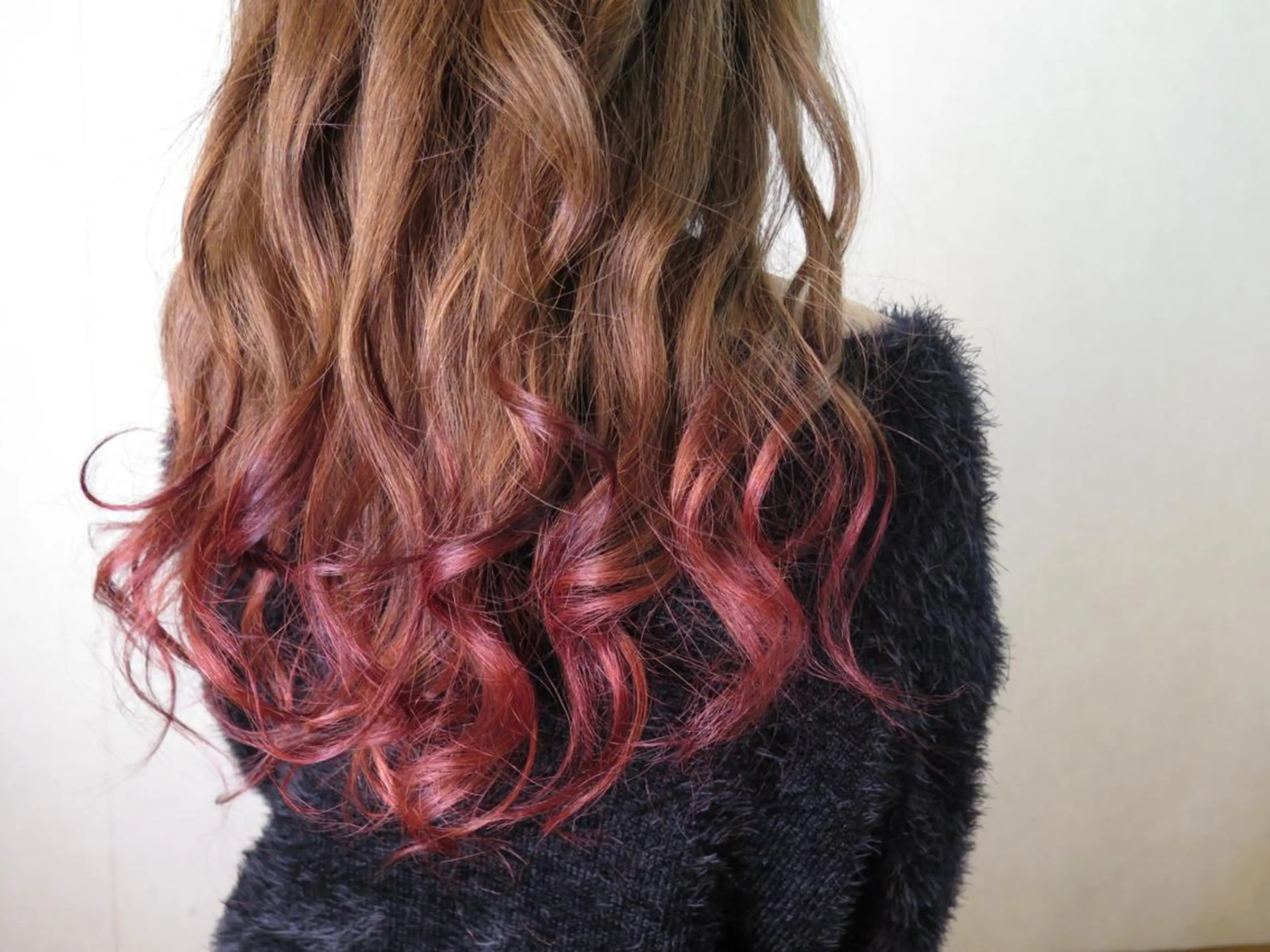 ロング カラー 荒木 ひろかのヘアスタイル