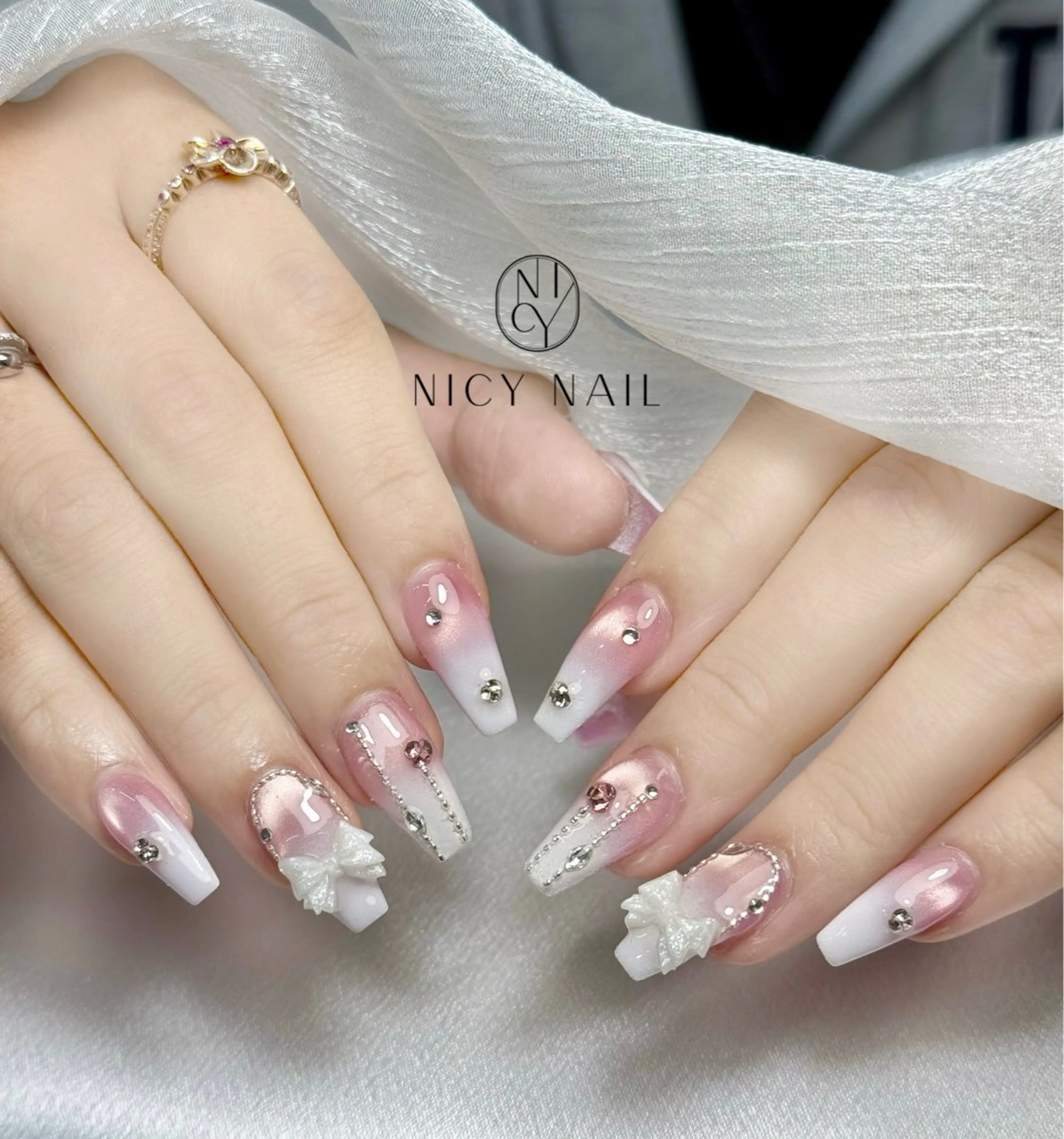 ネイル アートネイル オーロラネイル ブルー チークネイル フットネイル ハンドネイル NICY NAIL 池袋のネイルデザイン