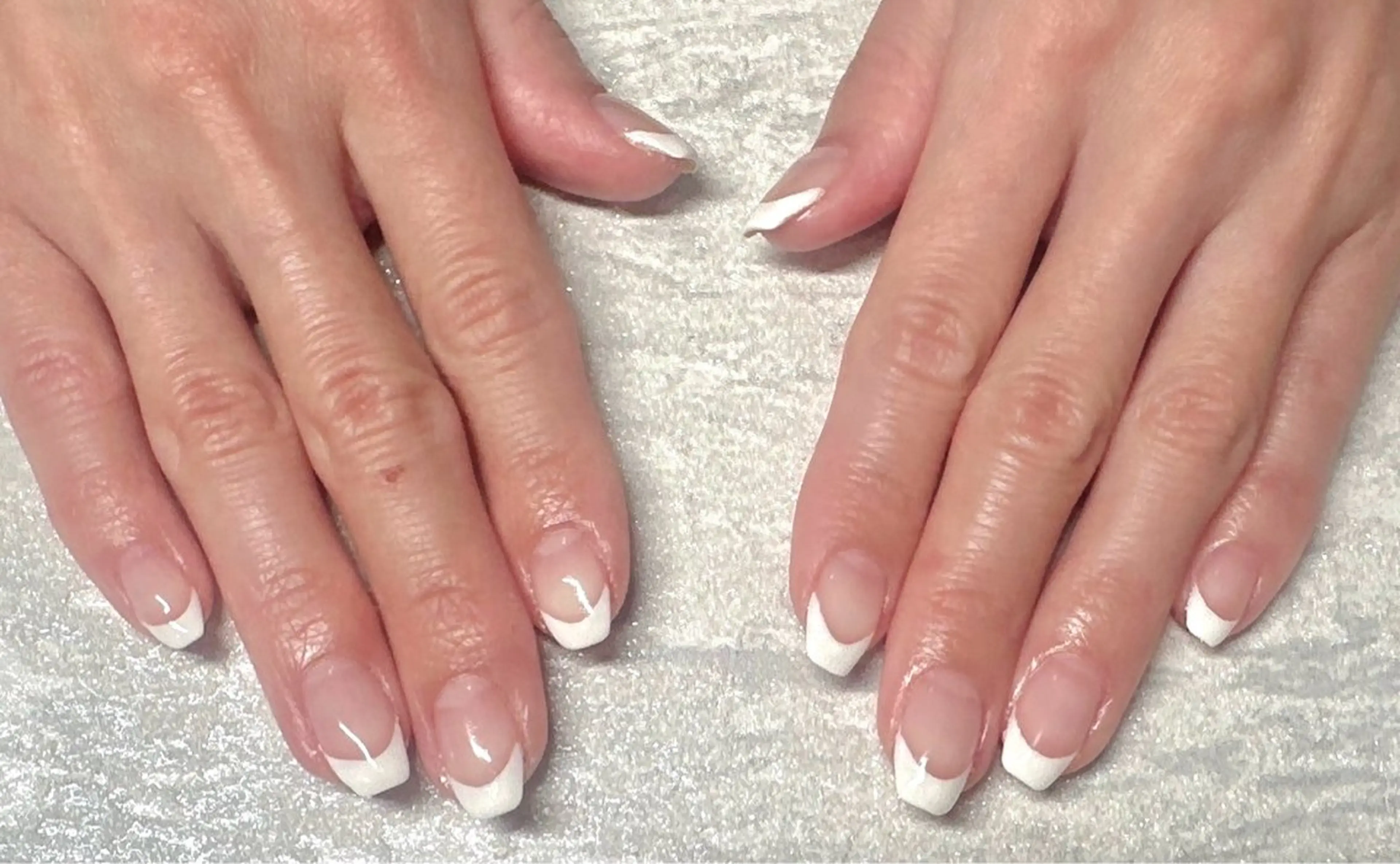 ネイル フレンチネイル 王 静のネイルデザイン