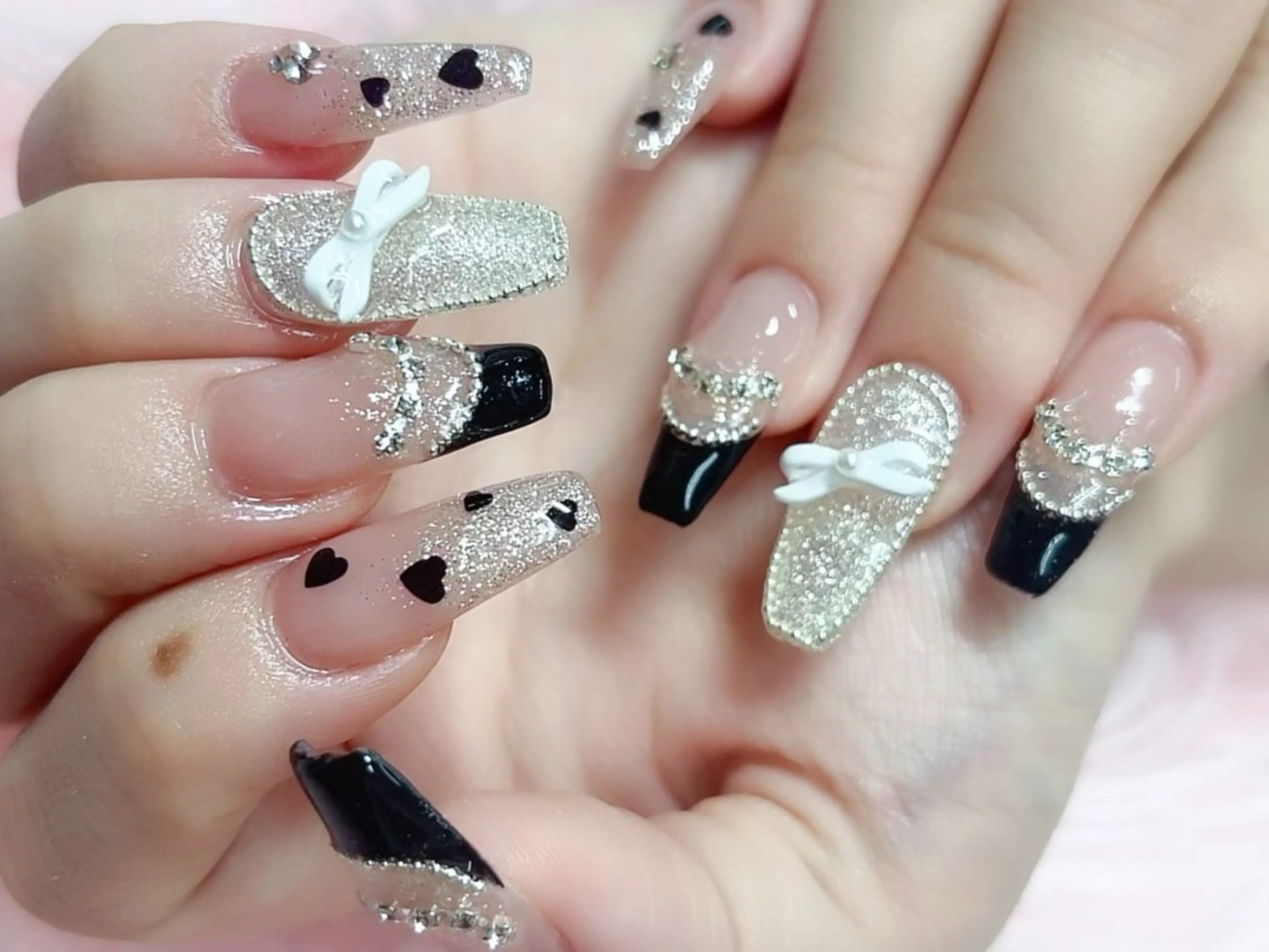 ネイル ハンドネイル MoonNail ユリ🌸のネイルデザイン