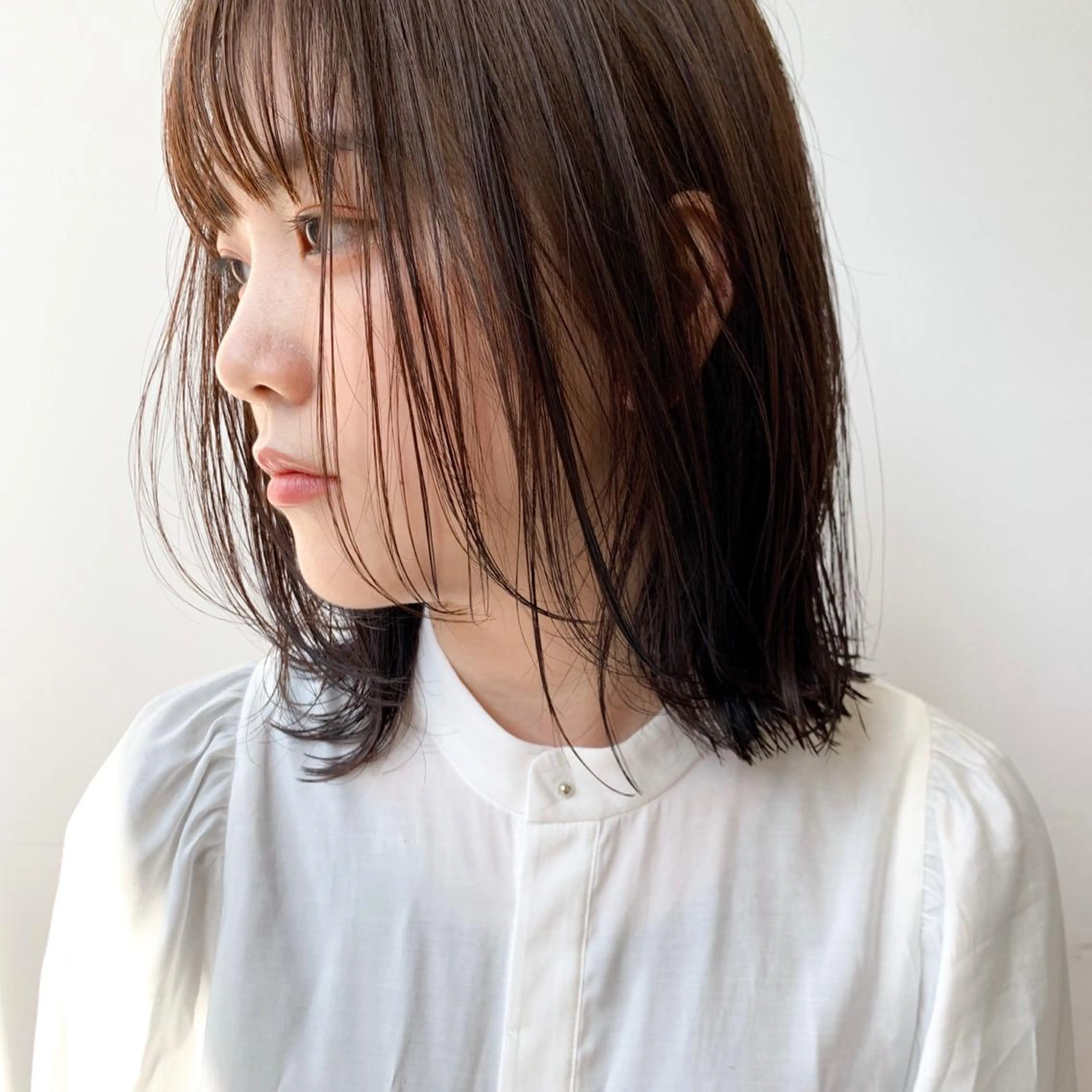 ミディアム レイヤー/顔周り カット/松岡 祥利のヘアスタイル