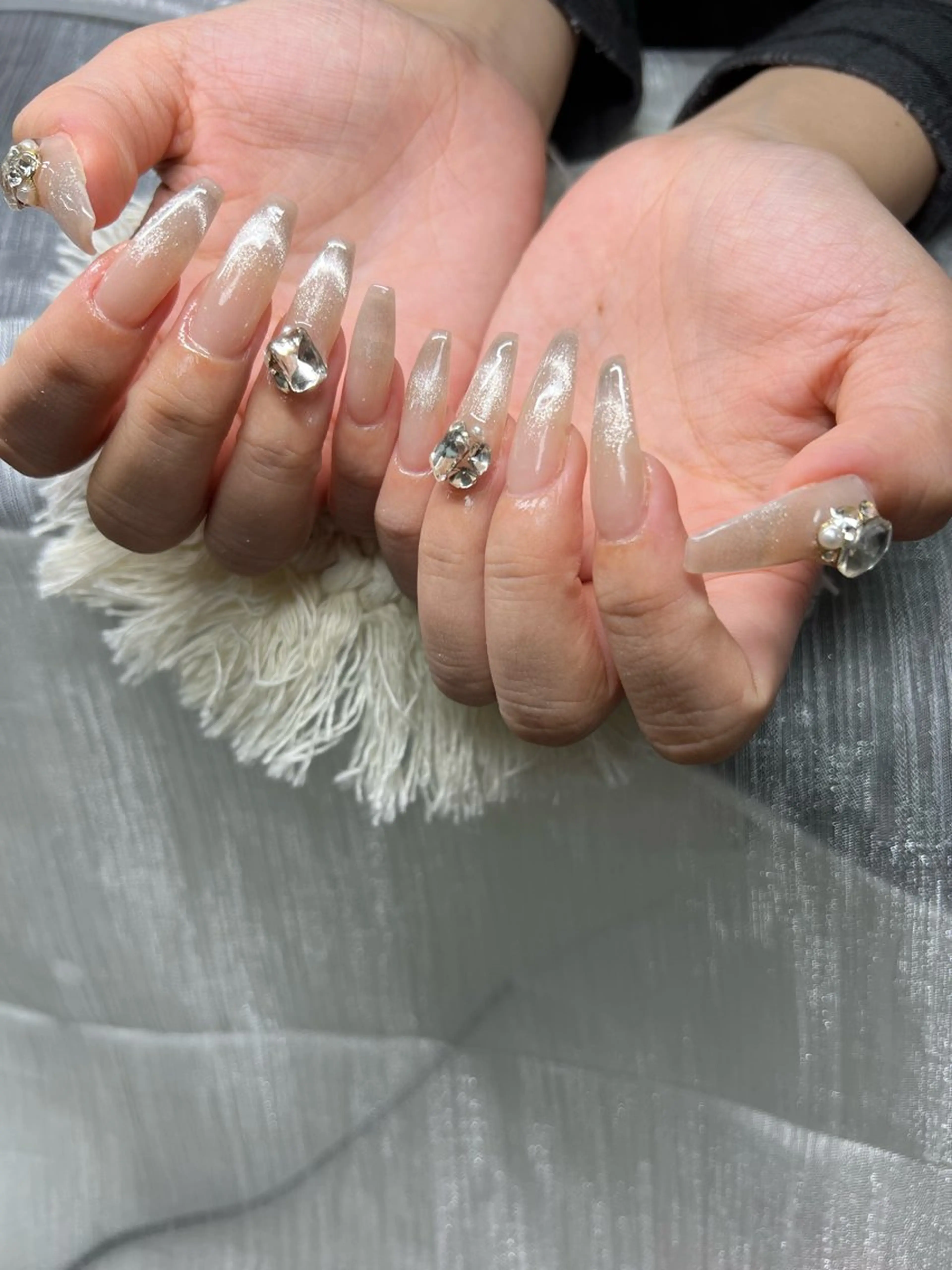 ネイル オーロラネイル チークネイル 長さ出し フットネイル フレンチネイル ハンドネイル Lee Nailsのネイルデザイン