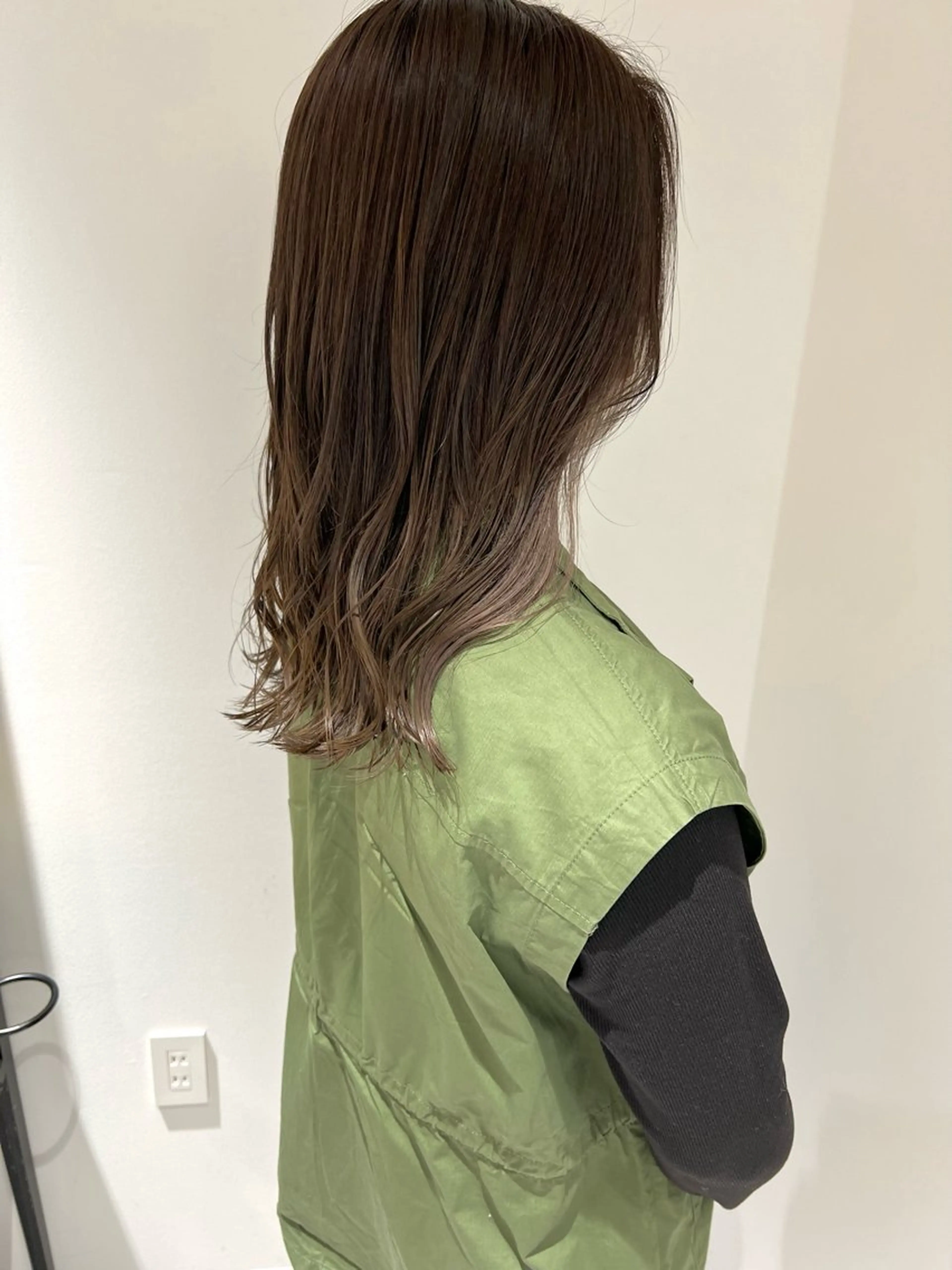 ミディアム カラー ベージュカラー ブラウンカラー イヤリングカラー 🧡YUU💚艶抜群 カラー✨/905号室のヘアスタイル