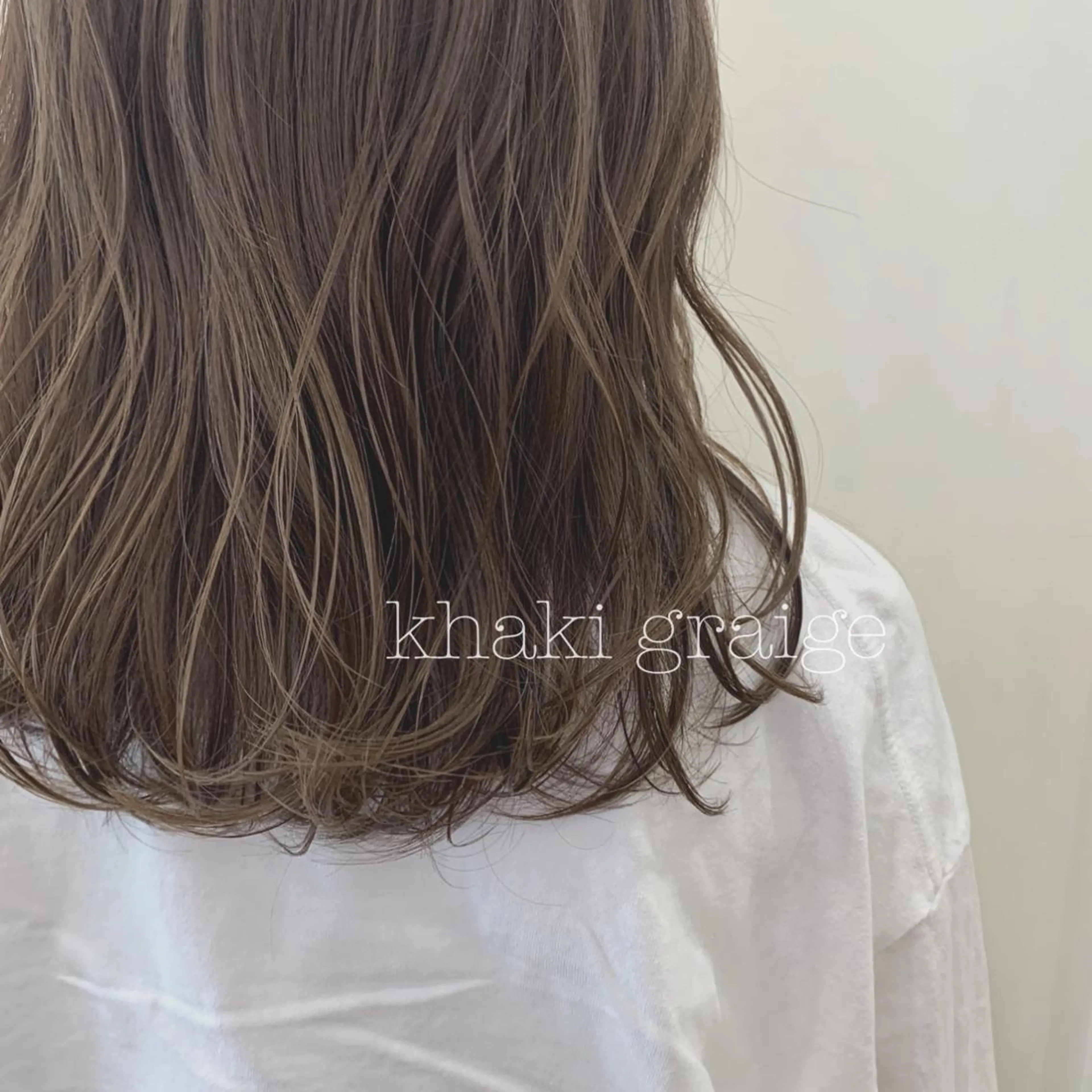 ミディアム カラー ぱつっとボブ/ 小野あかねのヘアスタイル