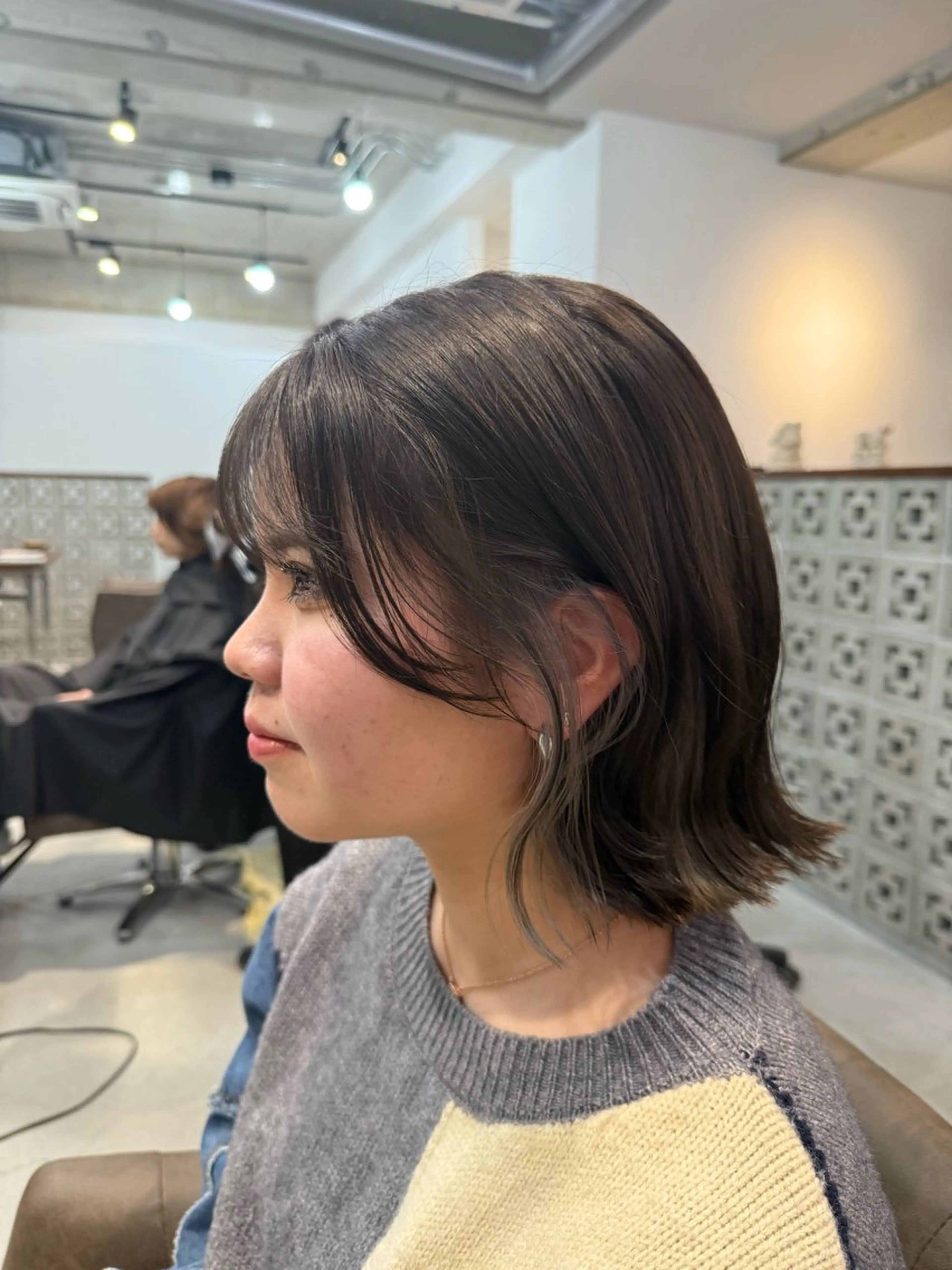 ショート カラー インナーカラー ボブ カット ヘアカラー トリートメント カイリ /レイヤーカットのヘアスタイル