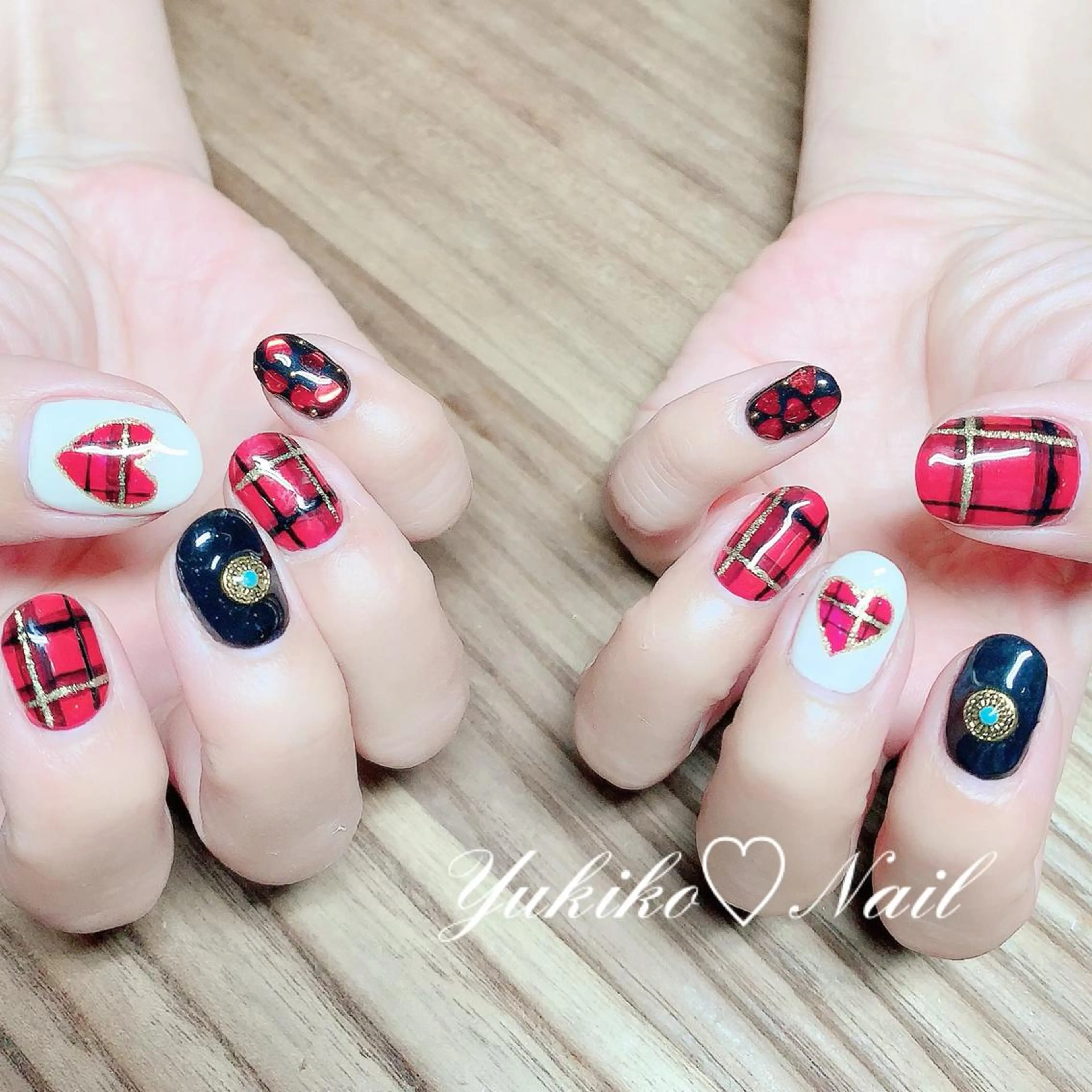 ネイル ハート 持ち込み 赤色 ユキコ ネイルのネイルデザイン