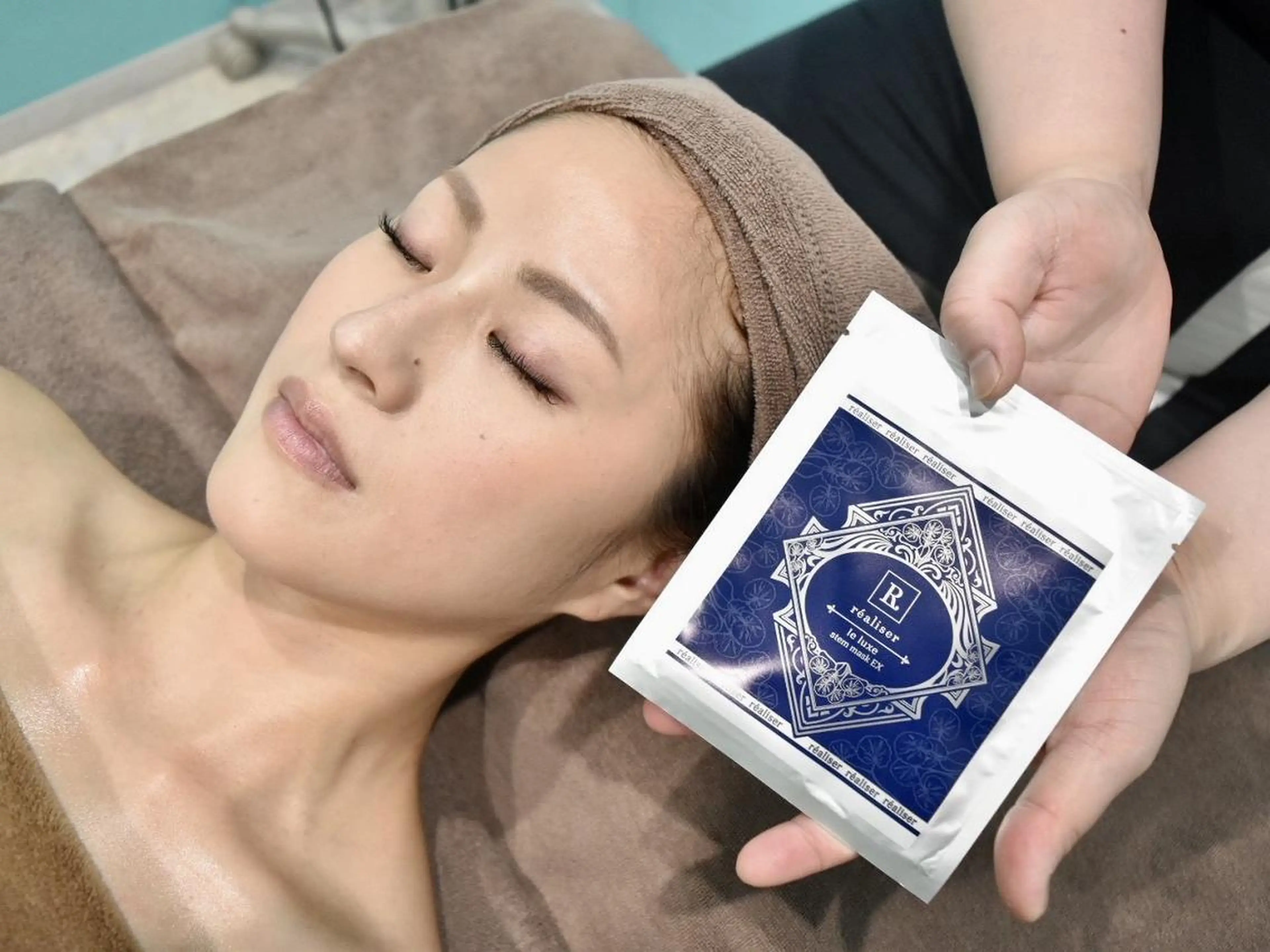 【新規】美肌覚醒!!”生”ヒト由来美容エキス導入+プラズマ浸透顔首肩50分\7990の写真