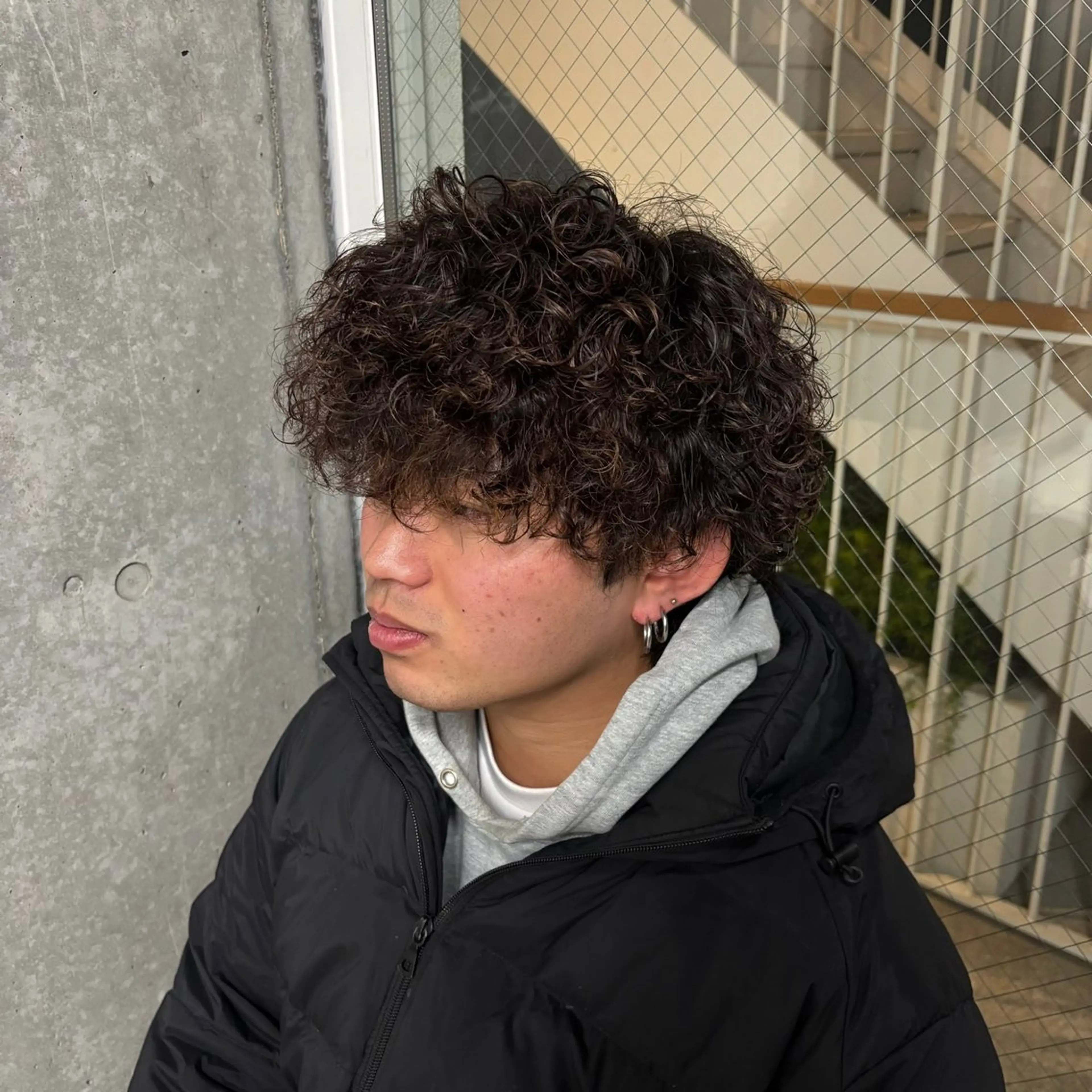 パーマ メンズ メンズブリーチ フェードカット メンズハイライト メンズインナーカラー メンズ韓国風 カット パーマ メンズ特化✨️ 韓国風パーマ🔥一八のヘアスタイル