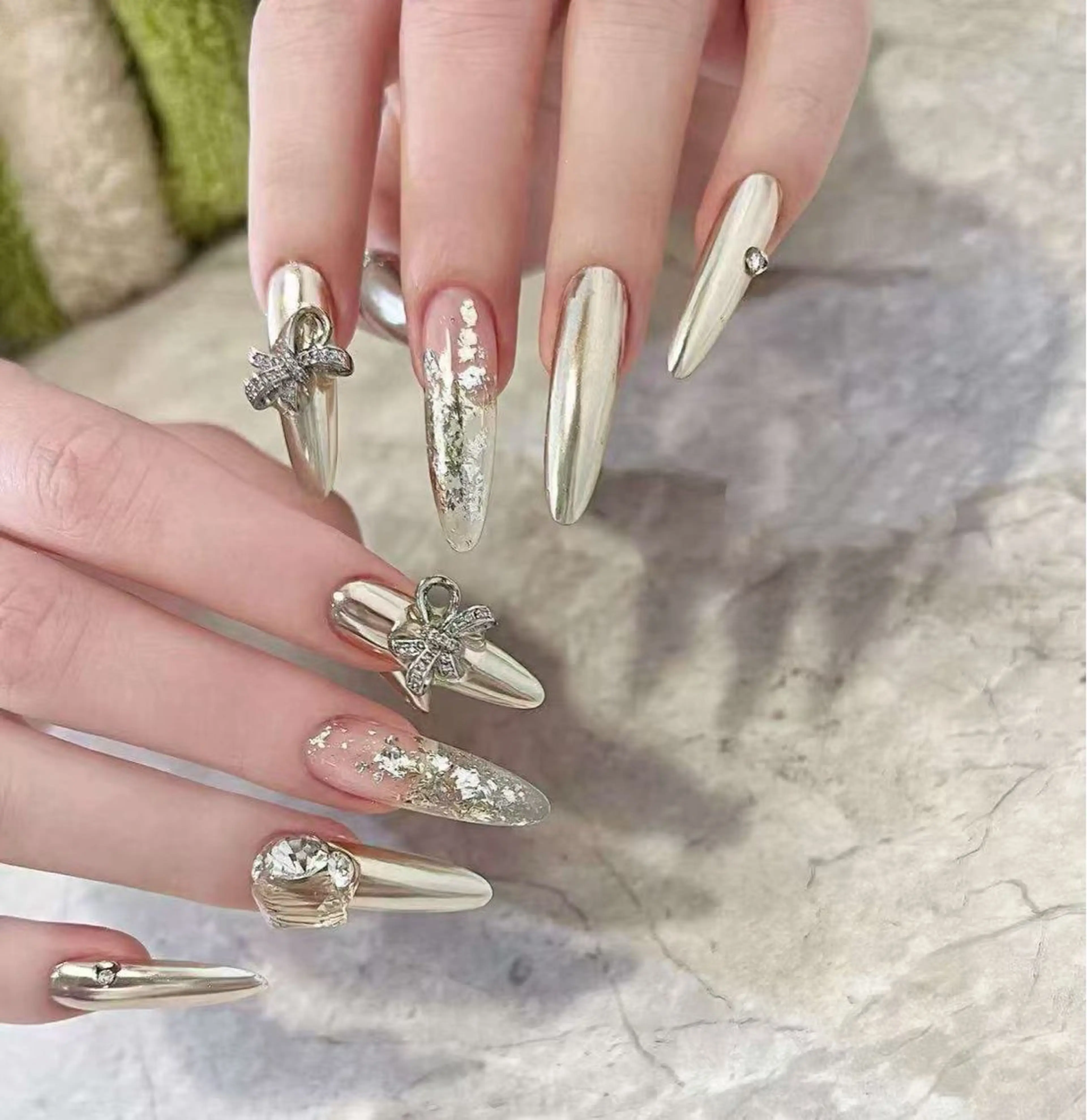 ネイル フラワーネイル フレンチネイル ジェルネイル ガラスフレンチ ハート ハンドネイル BabyYouMi nailのネイルデザイン