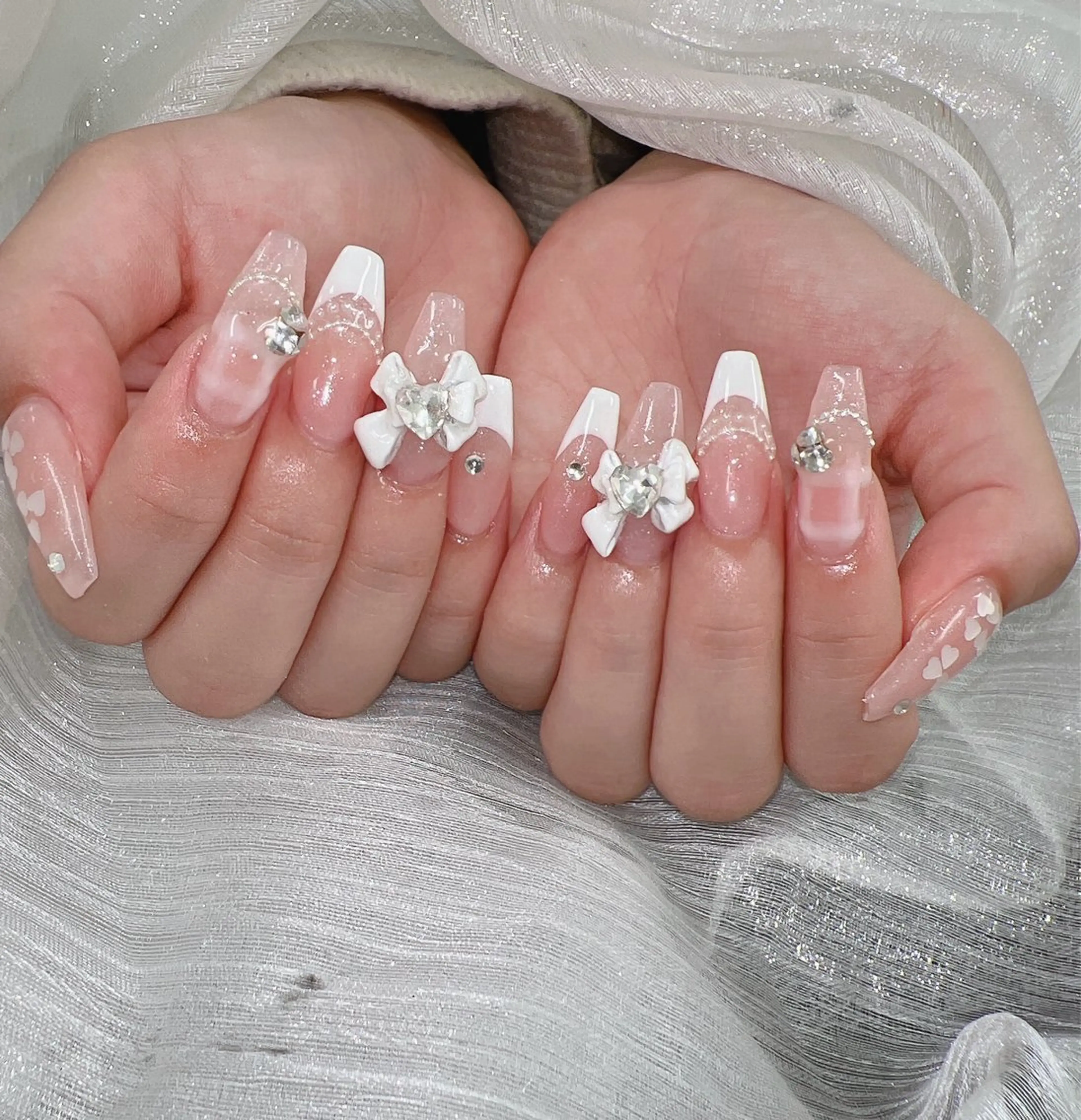 ネイル フレンチネイル ガラスフレンチ グラデーション マグネットネイル ミラーネイル Lee Nailsのネイルデザイン