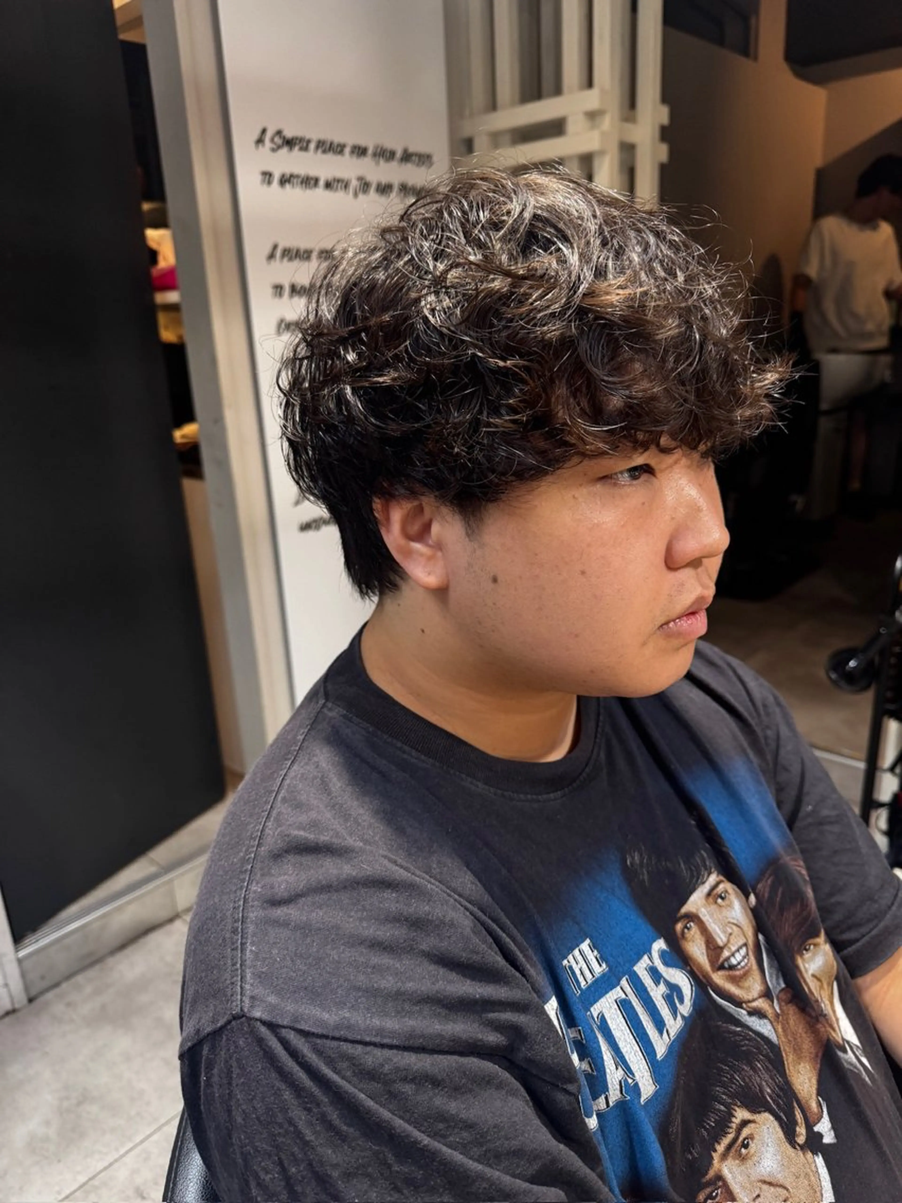 ミディアム パーマ メンズ ミディアムパーマ メンズパーマ カット パーマ トリートメント Dxxxx III所属・似合う髪型が 分からない方へのヘアスタイル