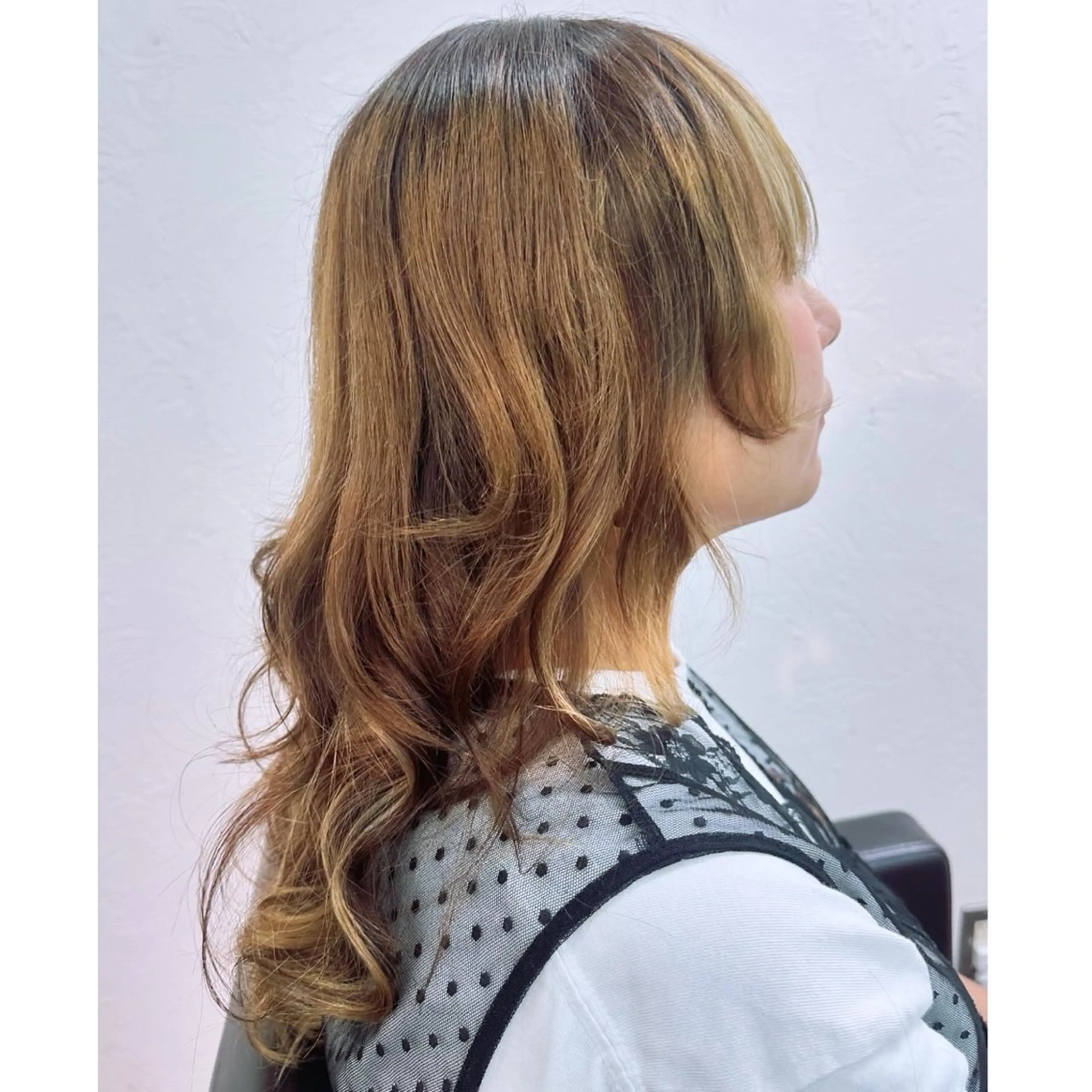 ロング 三原 友美のヘアスタイル