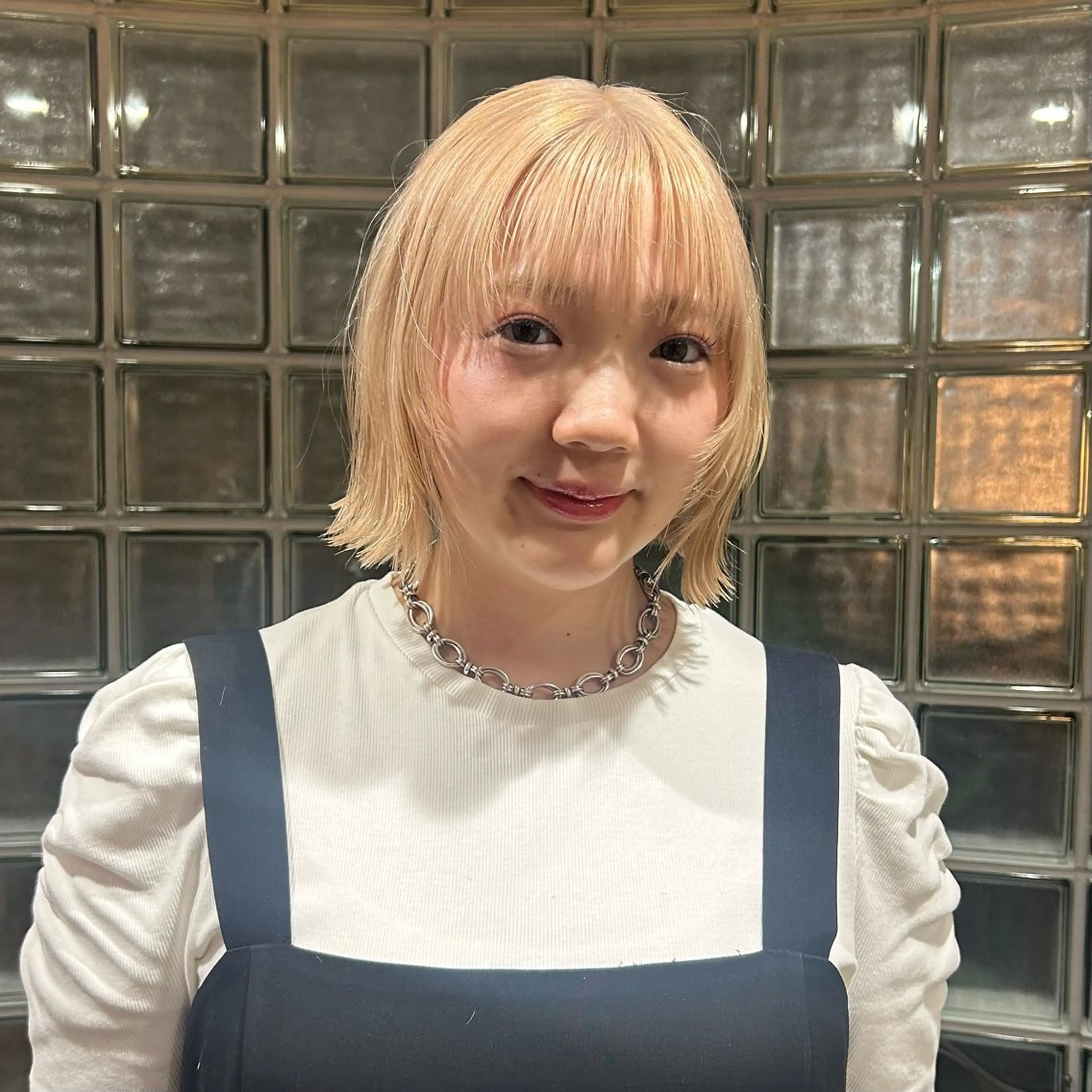 ミディアム カラー ボブレイヤー ベージュカラー ブロンド ブロンドベージュ ボブ カット nana/ボブ/ レイヤー/梅田のヘアスタイル