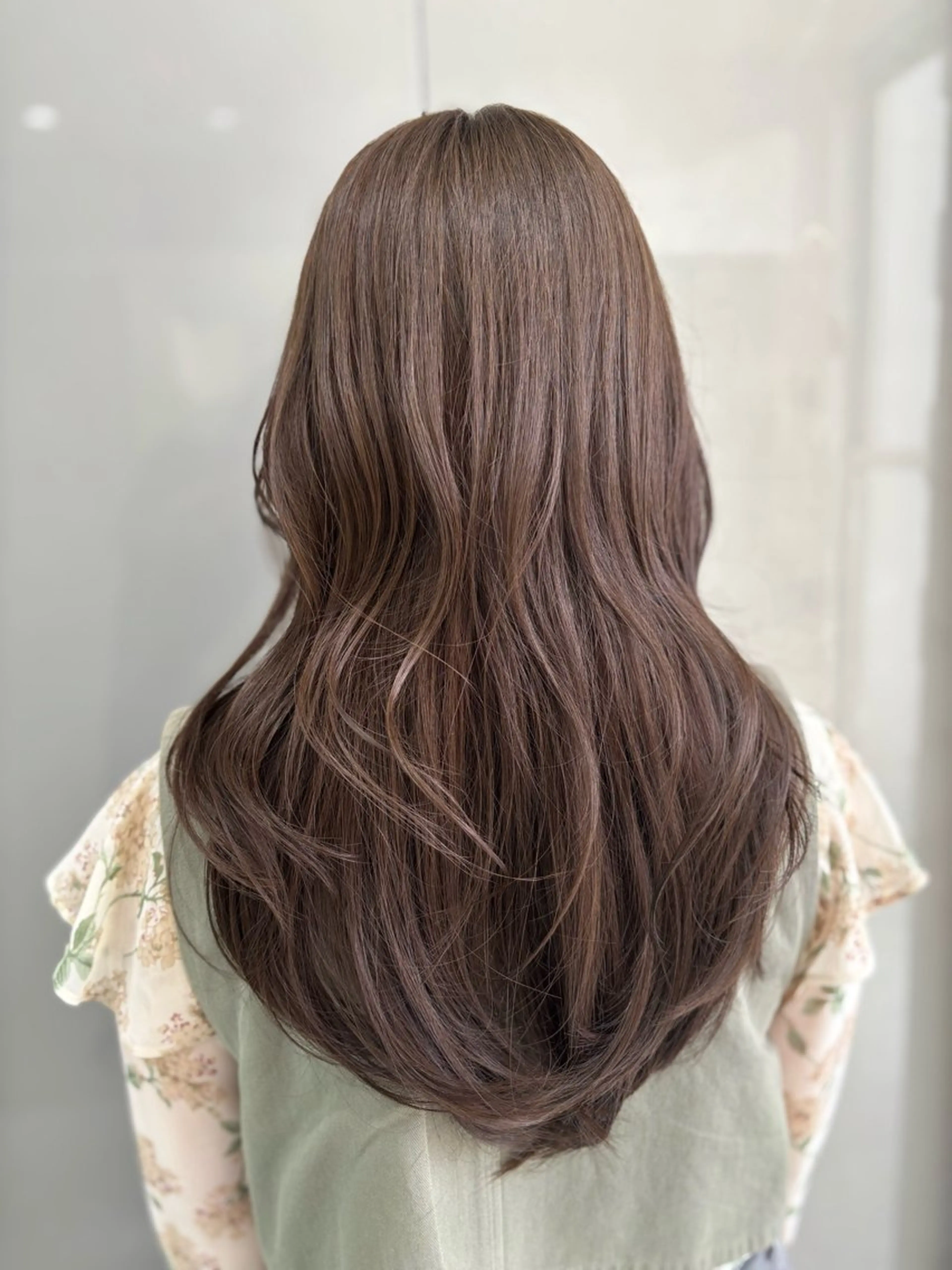 ロング カラー ヘアカラー トリートメント ヘッドスパ ヘアセット 流行りの透明感カラー ×縮毛矯正🤍ユウのヘアスタイル