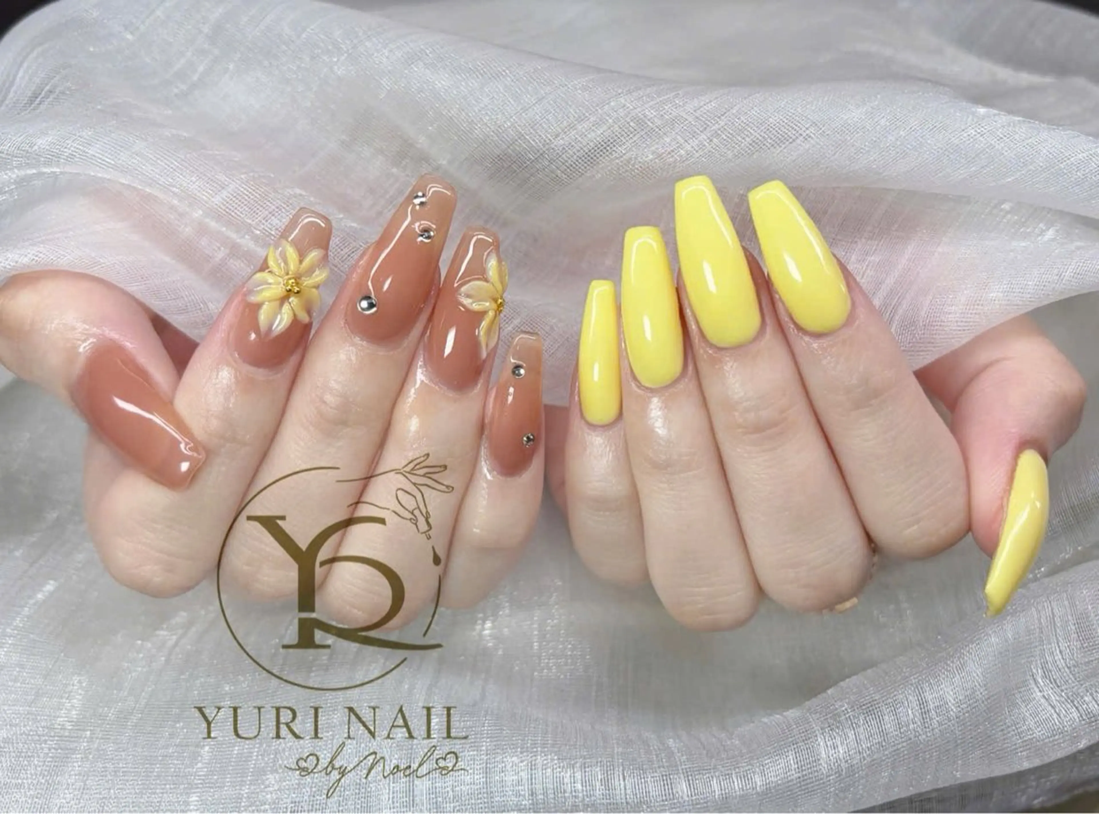 ネイル ハンドネイル フットネイル ハンドケア YURI Nail NARITAのネイルデザイン