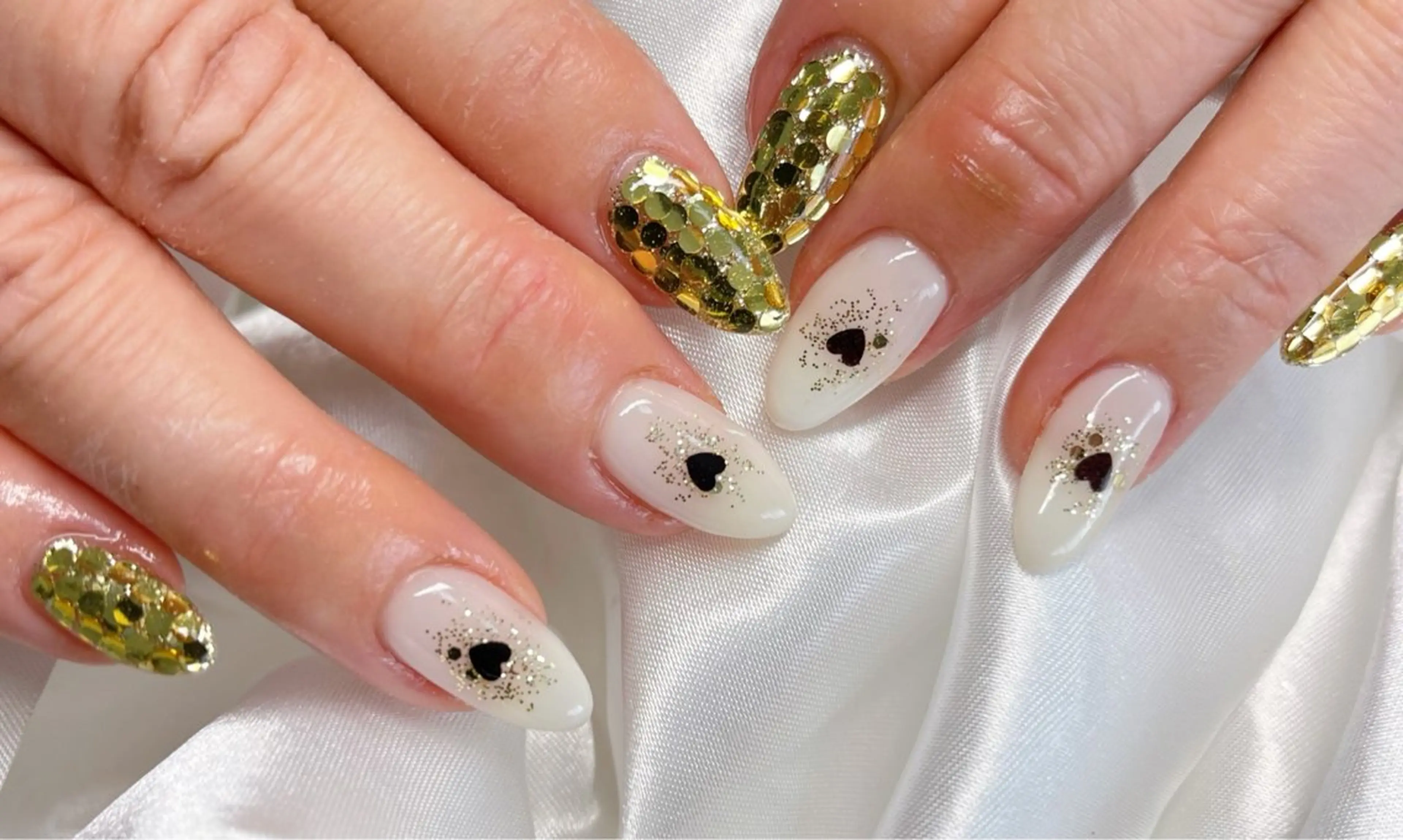 ネイル ハート キラキラネイル 韓国ネイル ワンホンネイル ハンドネイル 松田 由真のネイルデザイン