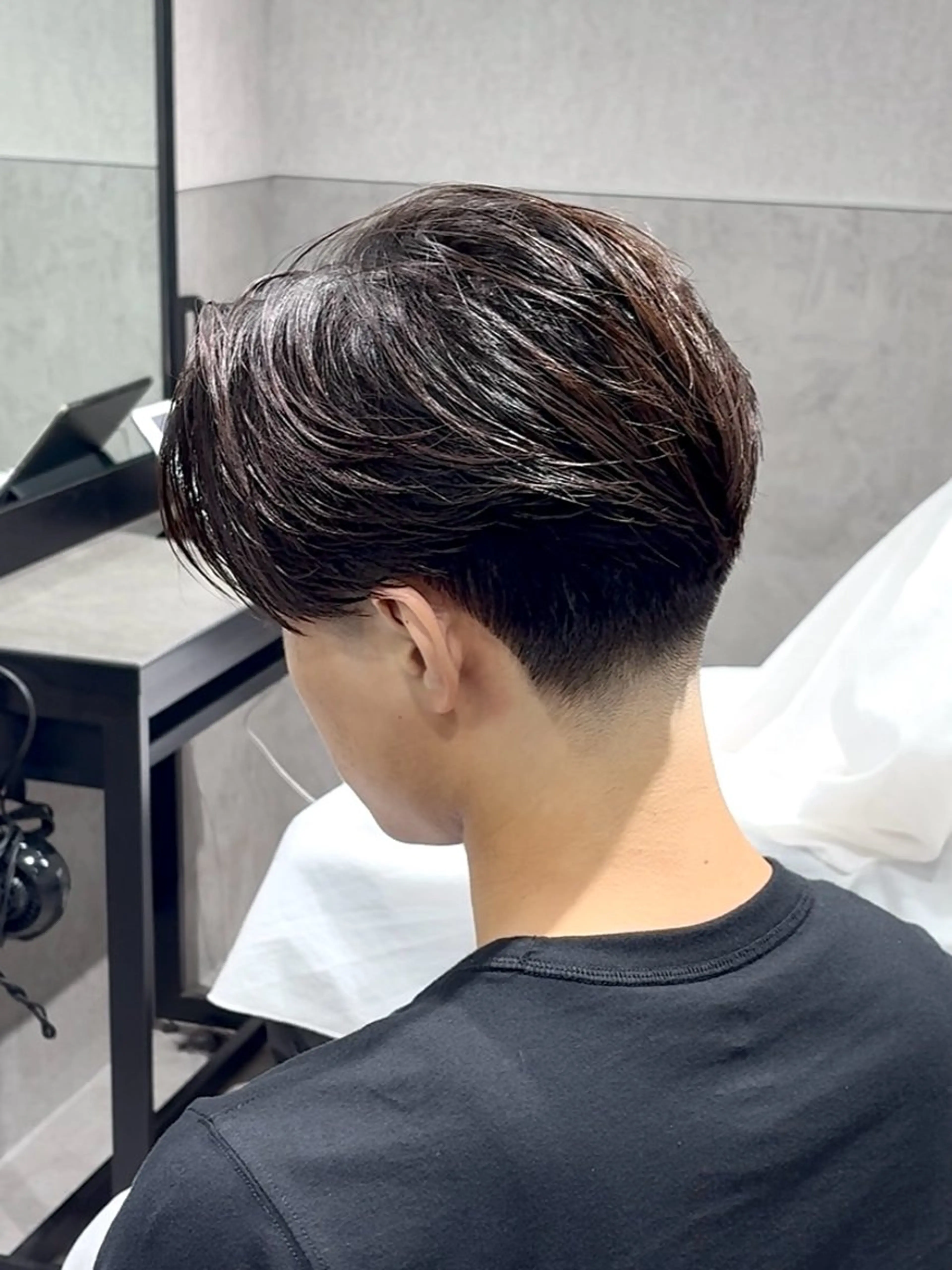 ショート カラー パーマ メンズ カット 【シャドウパーマ センターパート】義心のヘアスタイル