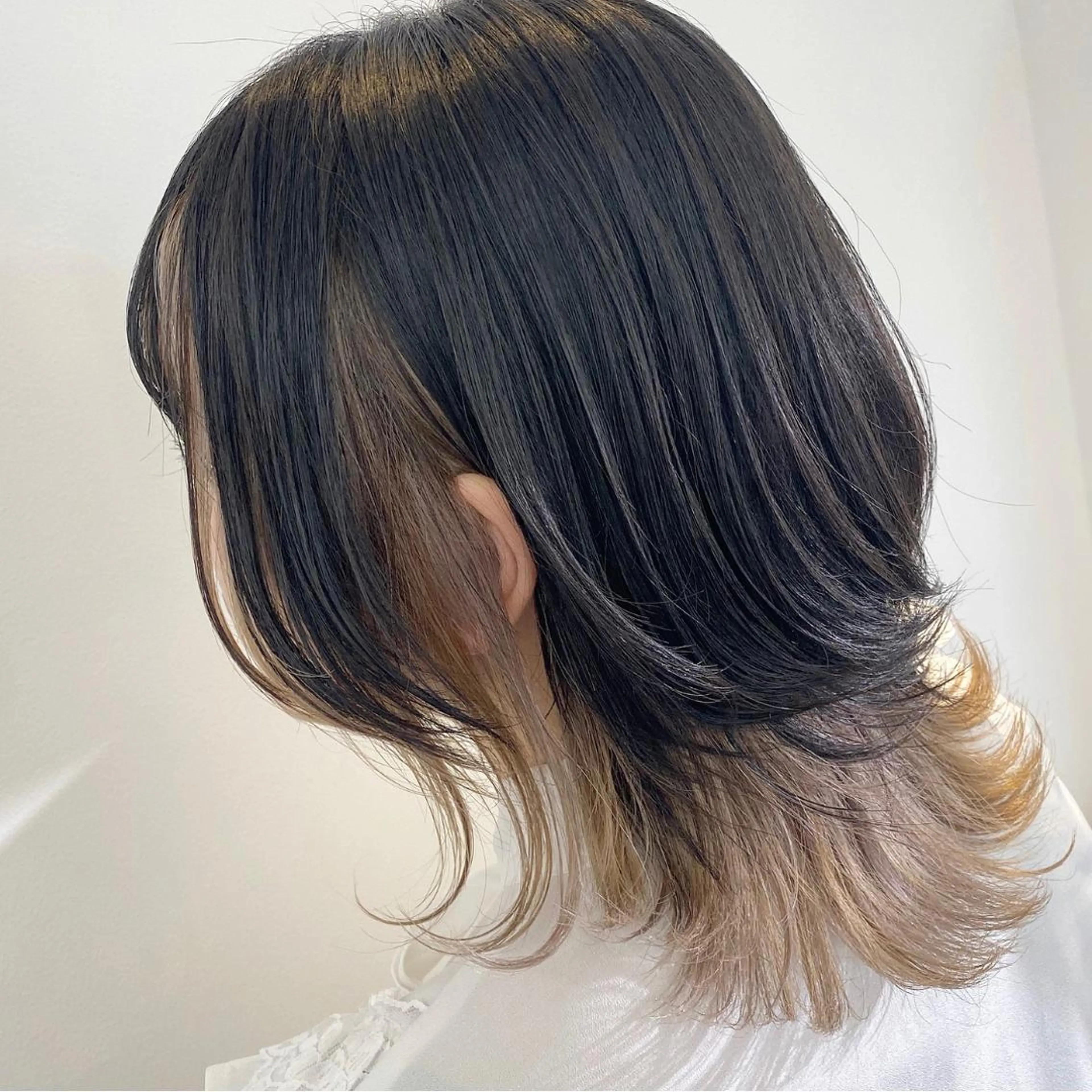 ミディアム カラー 渡邊 唯のヘアスタイル