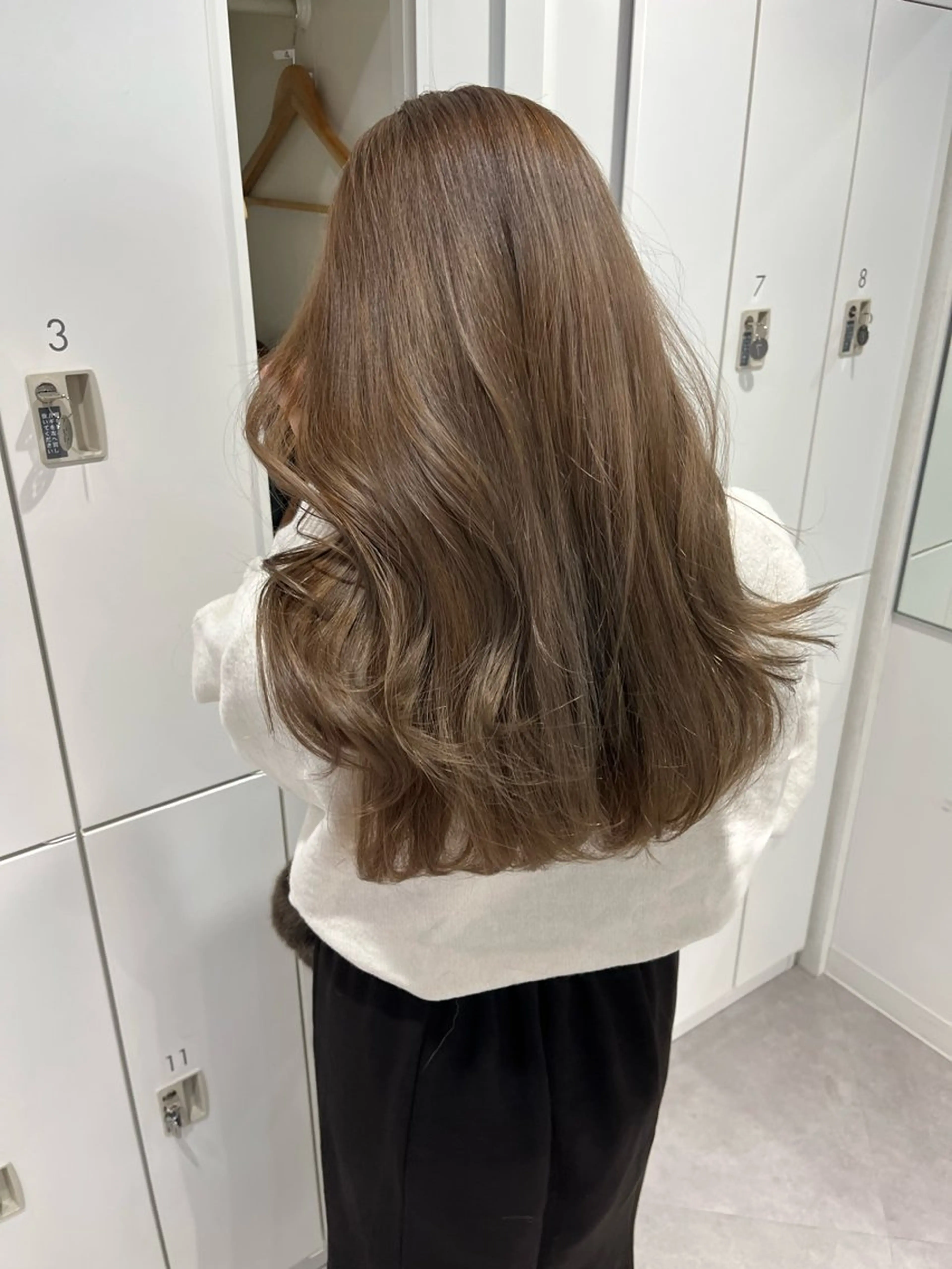 ロング カラー ベージュカラー ブリーチ ダブルカラー グレージュ オリーブグレージュ カット ヘアカラー トリートメント 韓国ハッシュカット/ 新宿/髪質改善/岡崎のヘアスタイル