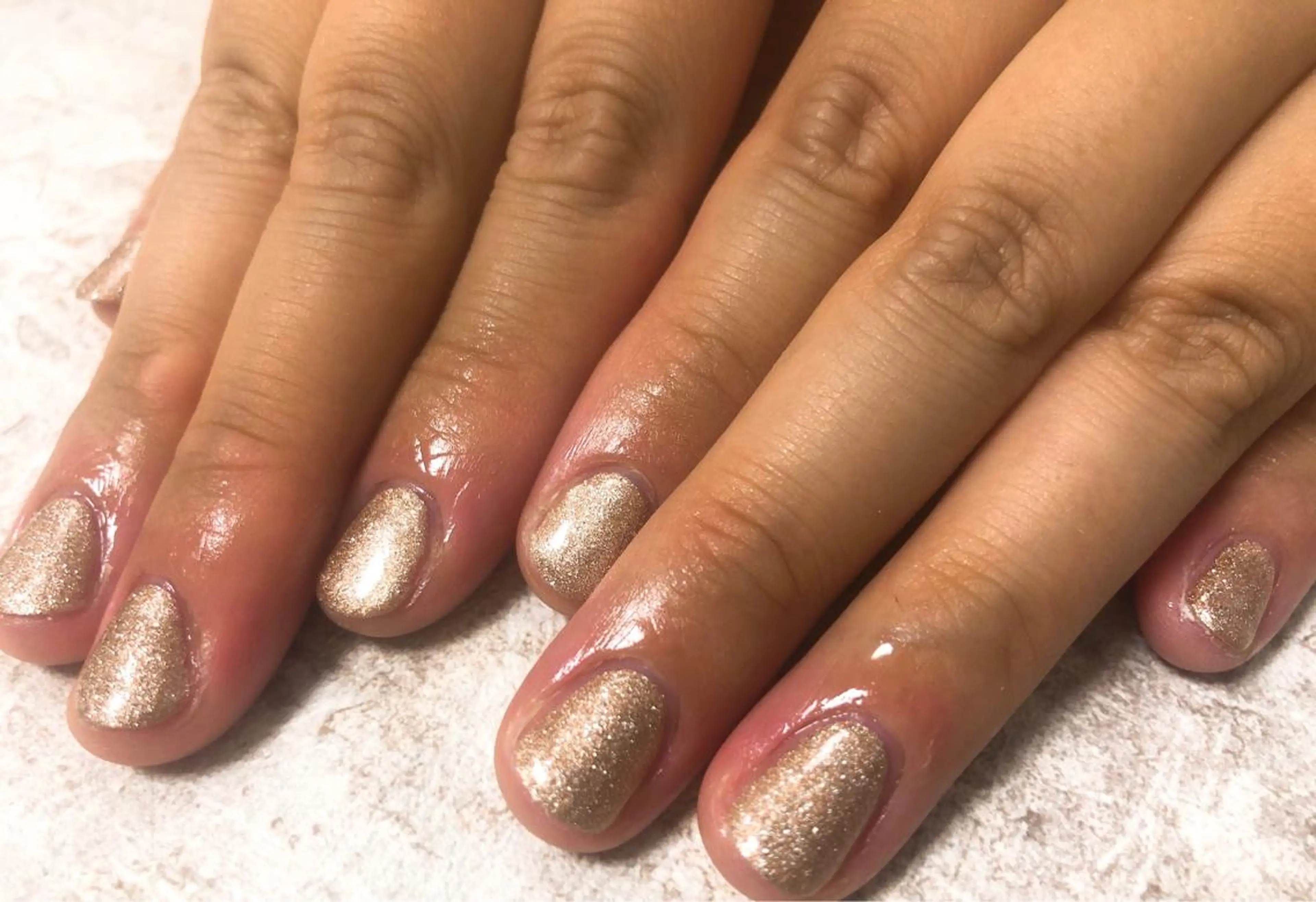 ネイル ゴールド ワンカラーネイル ハンドネイル mogunail &blowのネイルデザイン