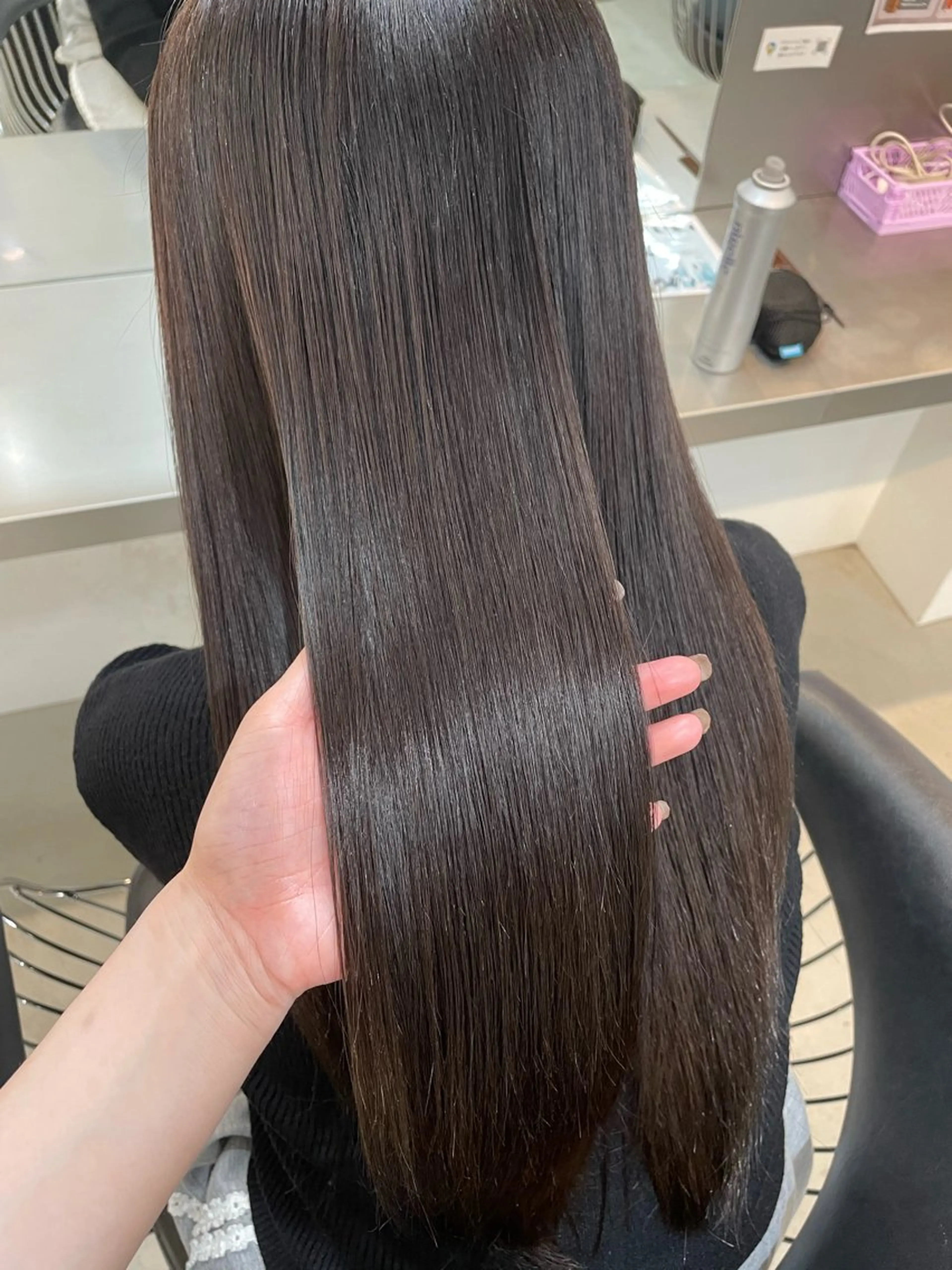 ロング HIKARI ブリーチ/ハイトーンのヘアスタイル