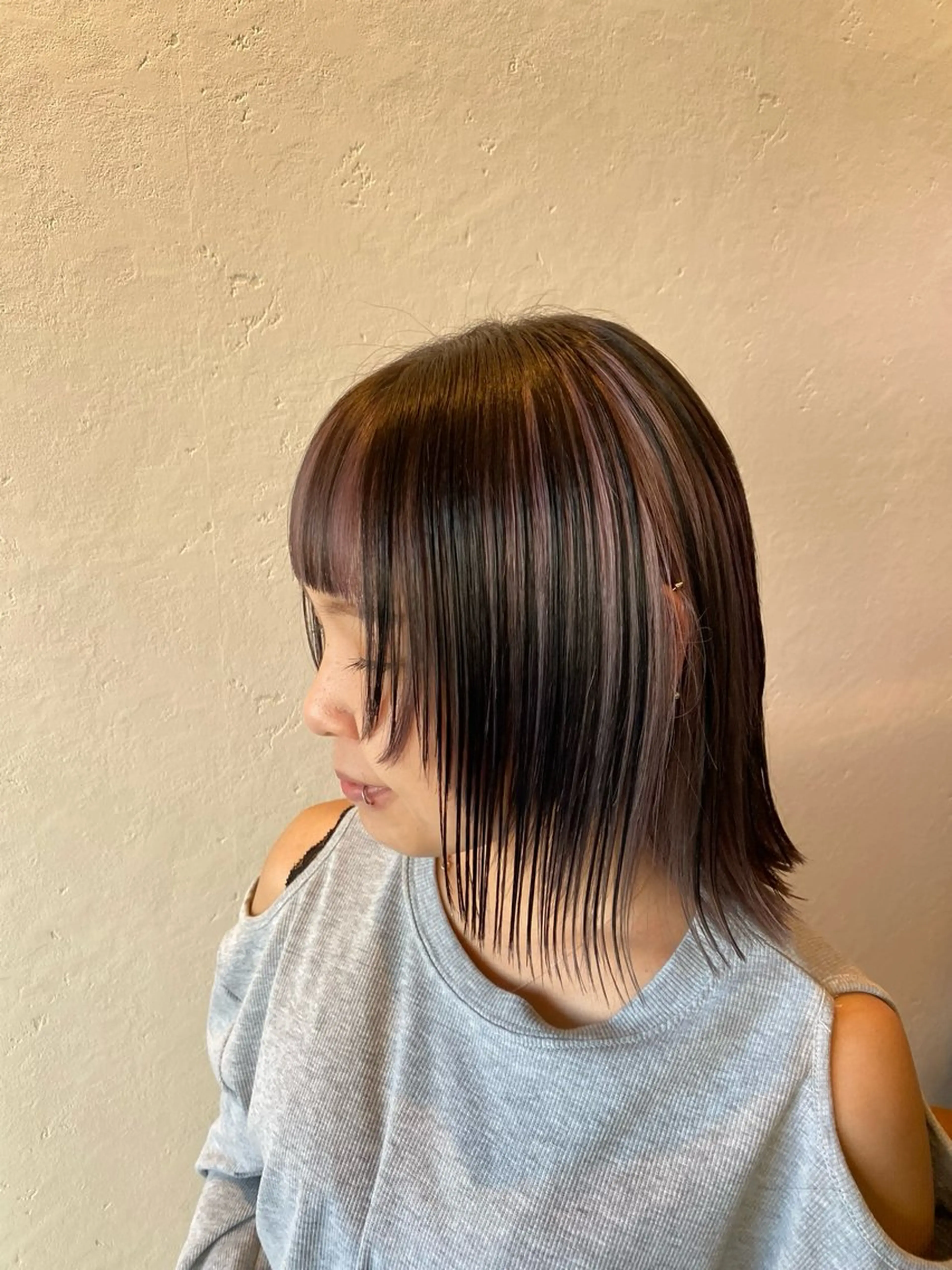 ミディアム パープルカラー 顔周りカット レイヤーカット カット ヘアカラー 希優🌺ソムリエ /ブリーチ/カットのヘアスタイル