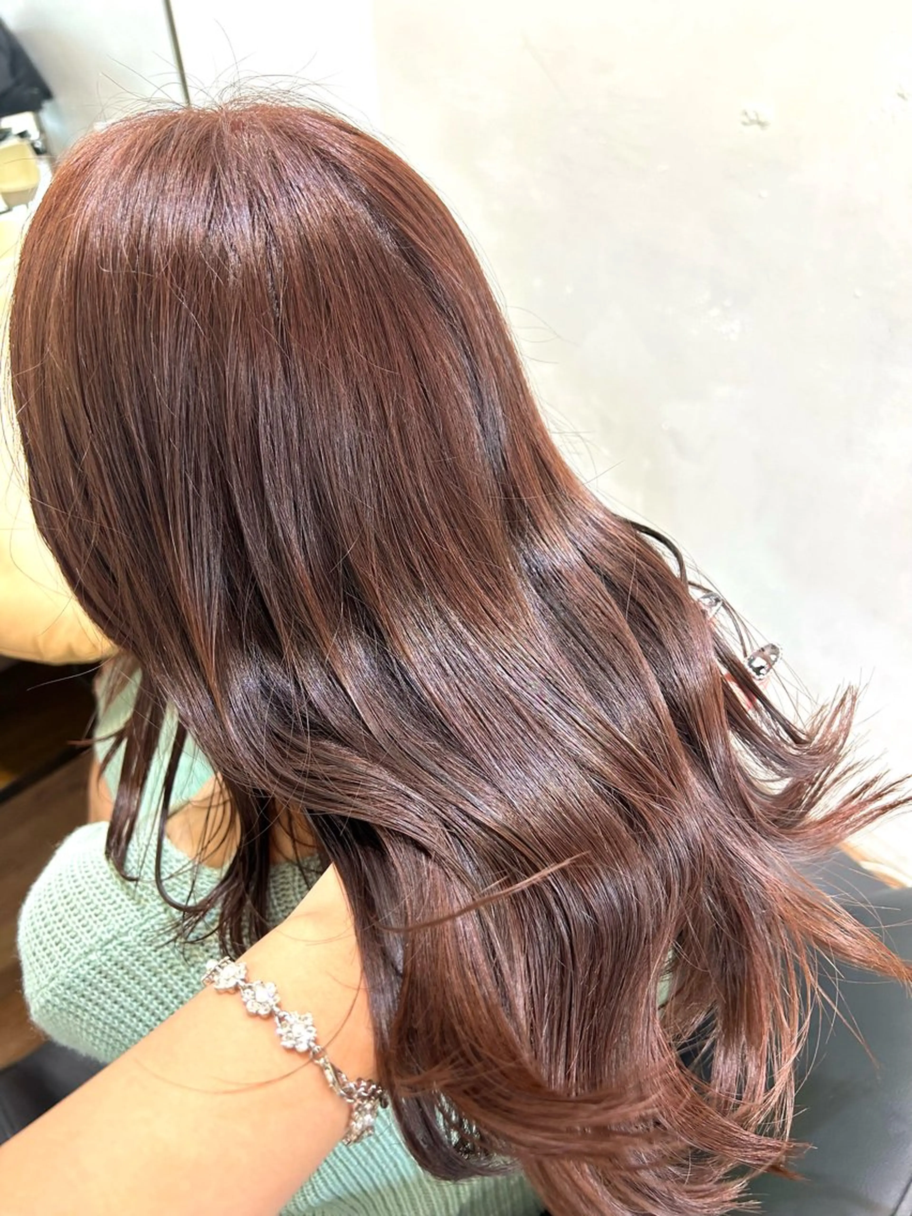 セミロング カラー ブリーチ ブラウンカラー 透明感カラー ダブルカラー ブリーチなしカラー ヘアカラー トリートメント 藤間 帆乃夏（とうまほのかのヘアスタイル