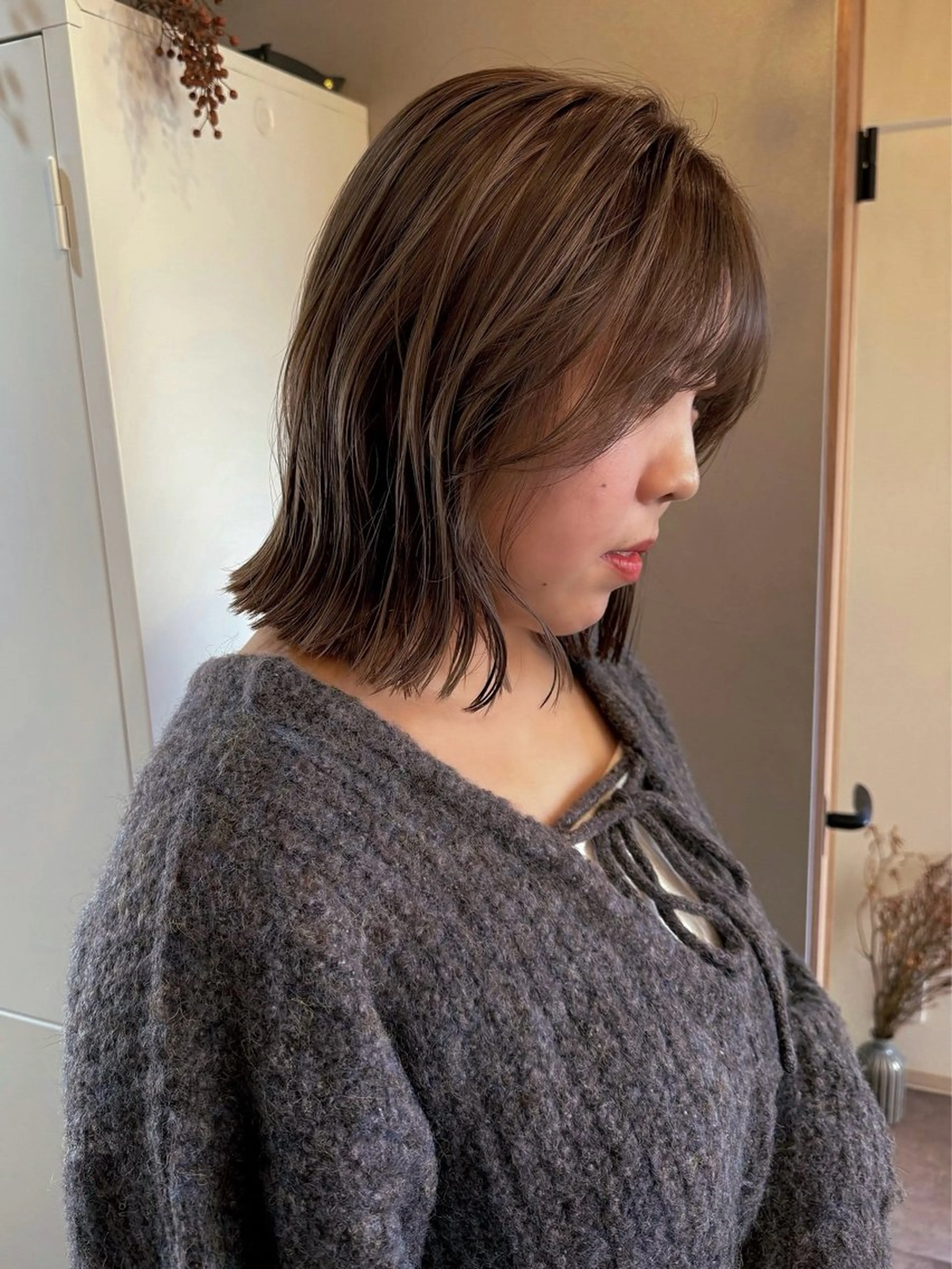 ミディアム カラー 透明感カラー ハイライトカラー ハイライト ヘアカラー トリートメント ハルカ/透け感カラー /顔周りレイヤーのヘアスタイル