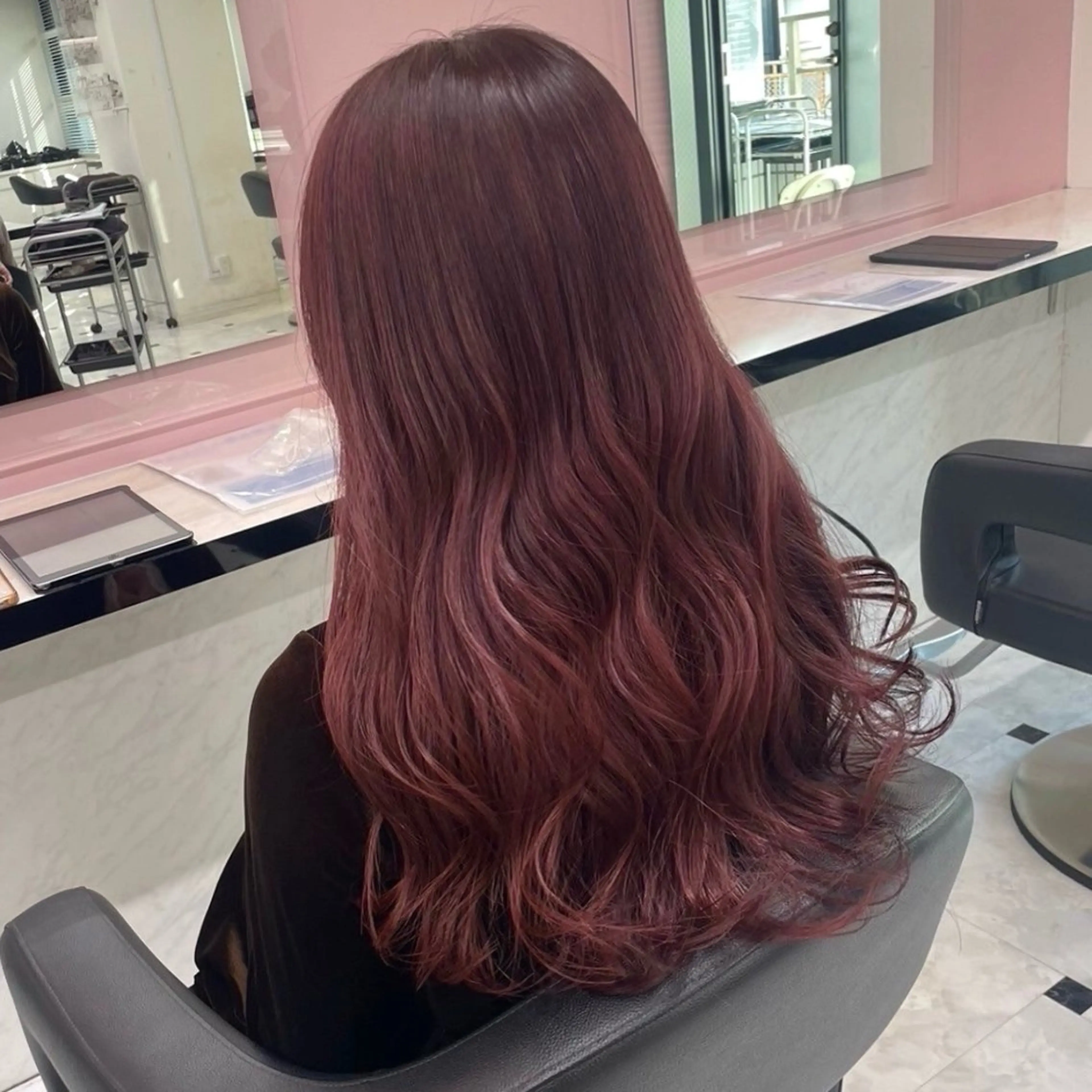 ロング カラー 韓国風艶髪🎀 暖色カラー🤍のヘアスタイル