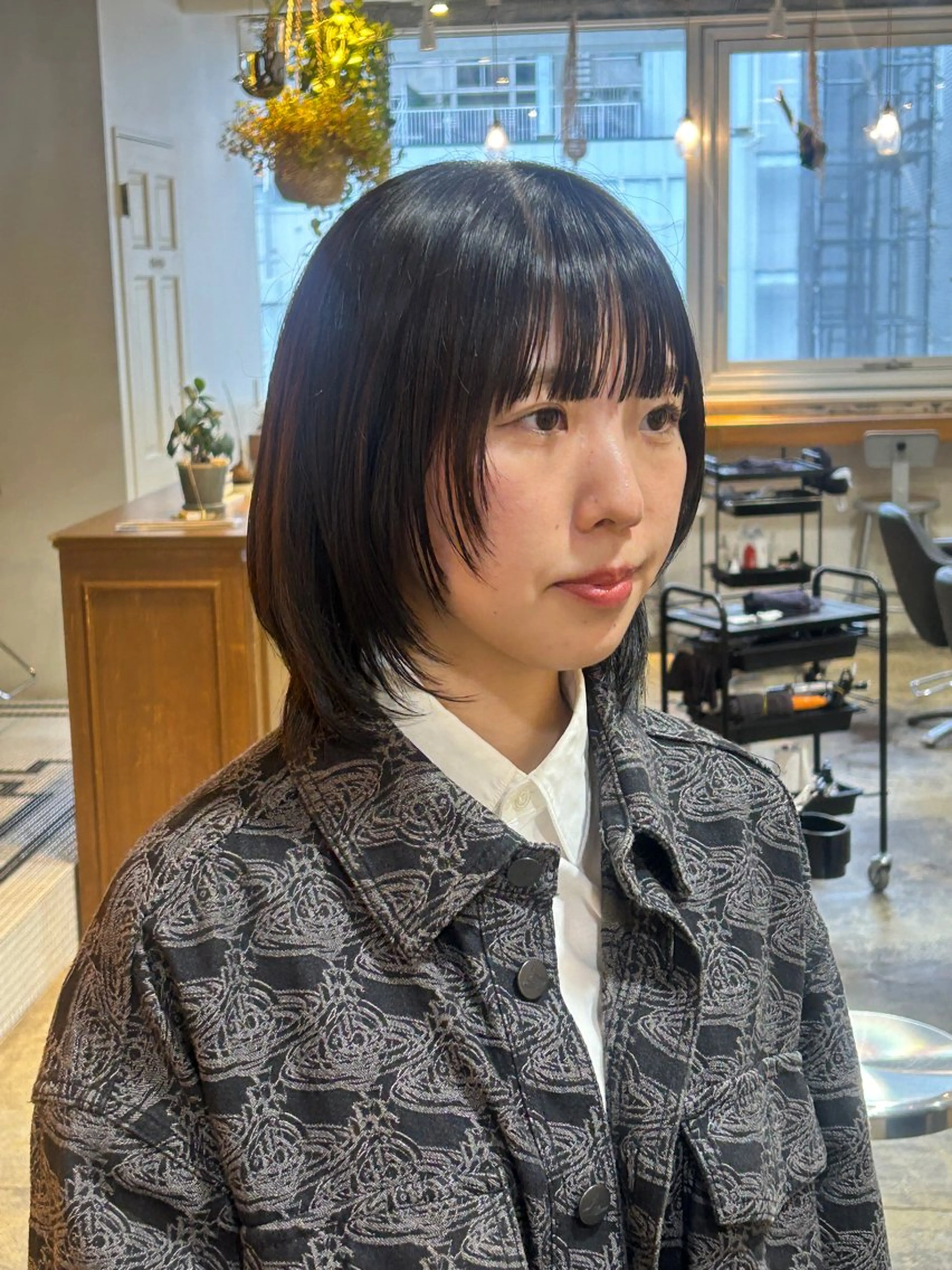 ミディアム レイヤーカット ウルフカット ウルフレイヤー ヘアカラー ナチュラル大人っぽい スタイル　MAORIのヘアスタイル