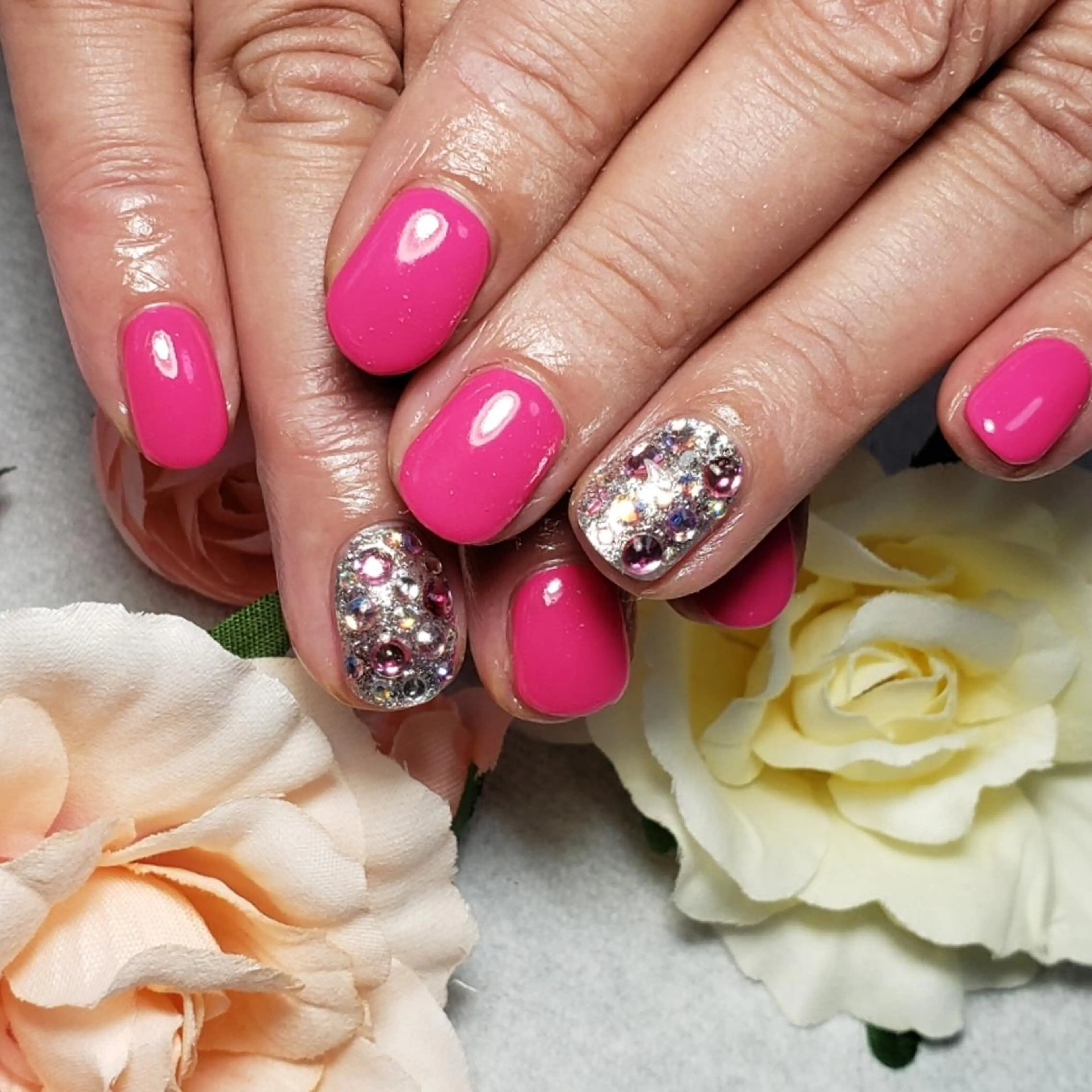 ネイル オーロラネイル ワンカラーネイル ストーンネイル ビジュード ネイルのネイルデザイン