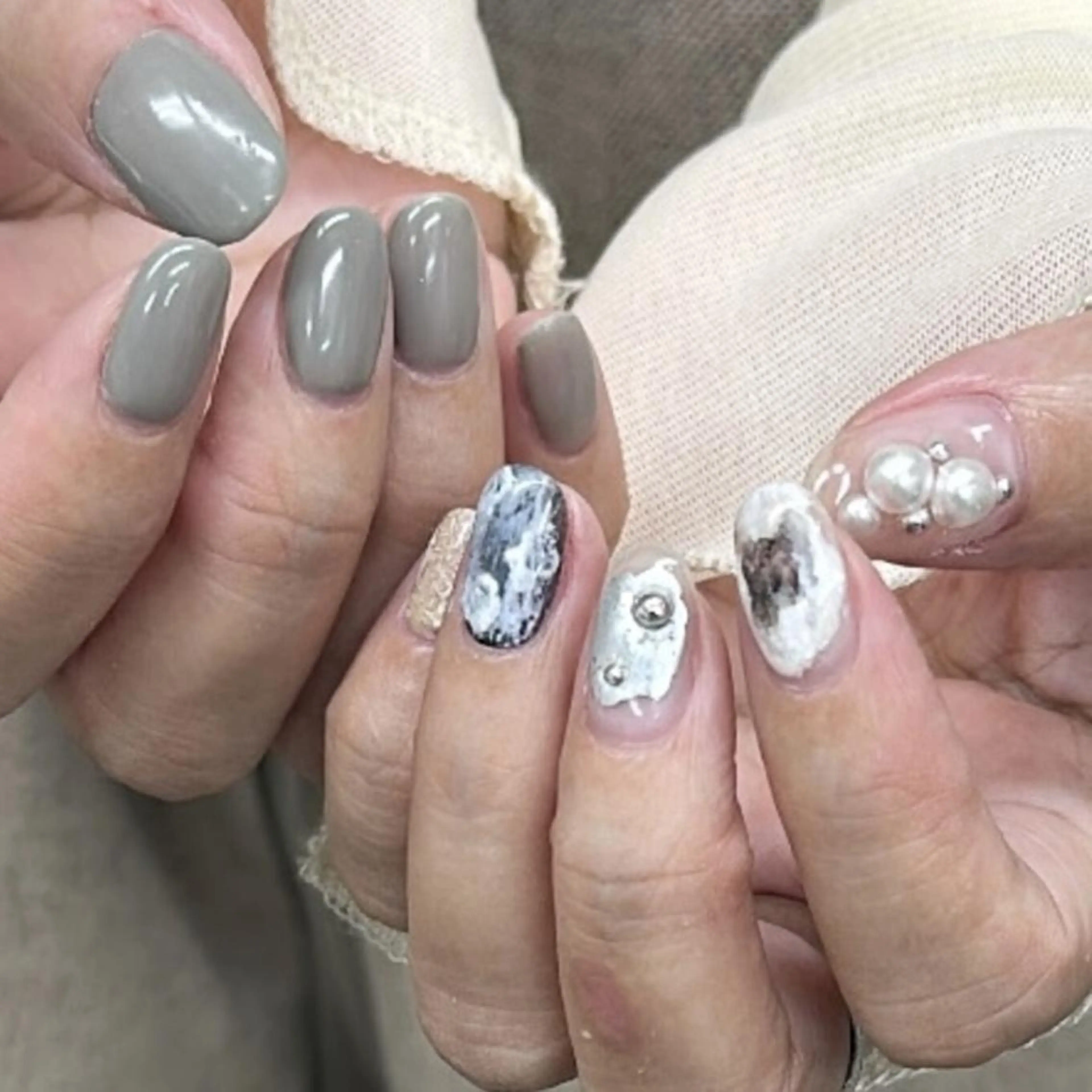 ネイル ジェルネイル 韓国ネイル ニュアンスネイル ワンホンネイル nailstudio eviz新宿店のネイルデザイン