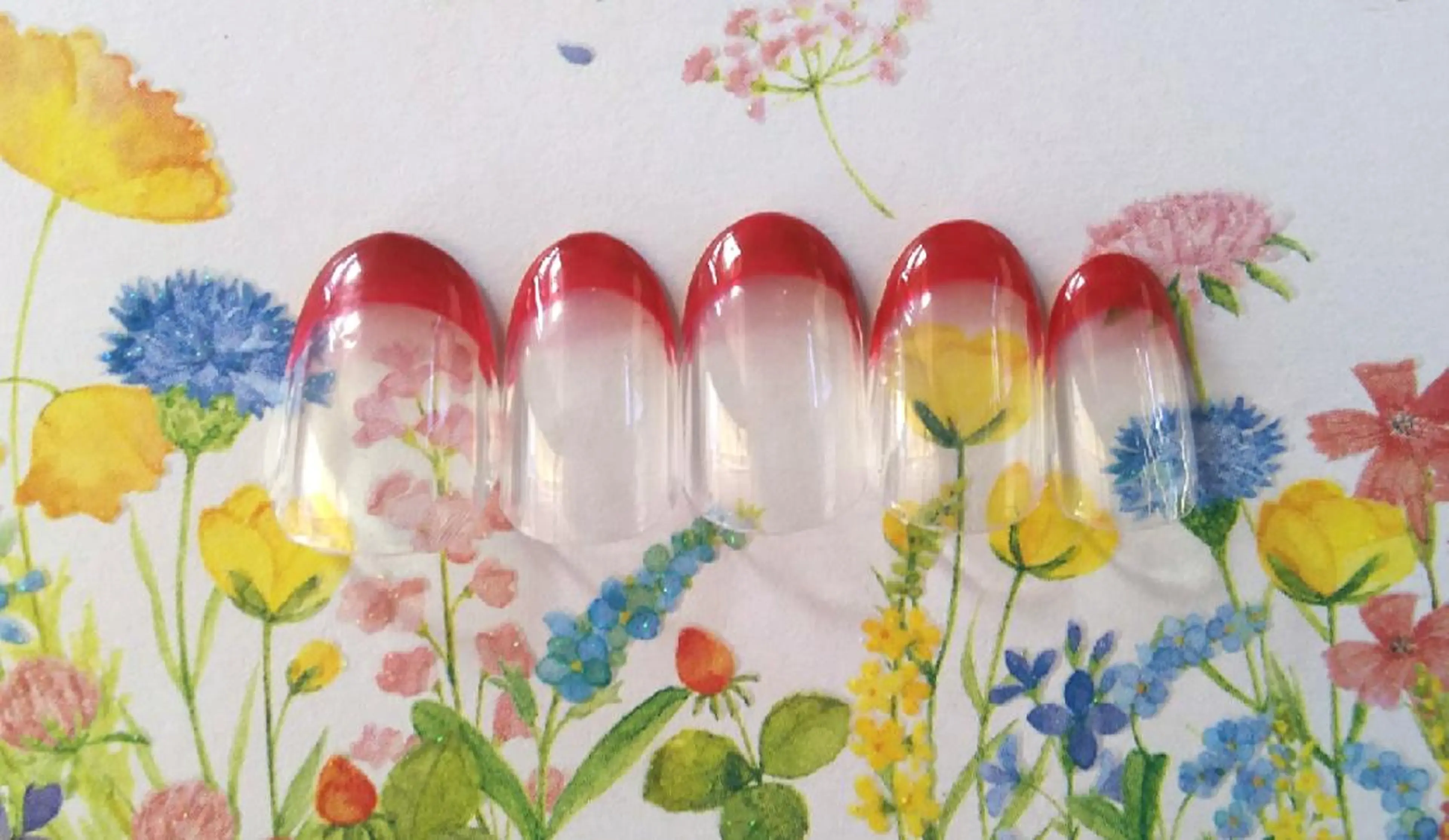 フレンチ(ケア･オフ込み)＋ストーン付きの写真