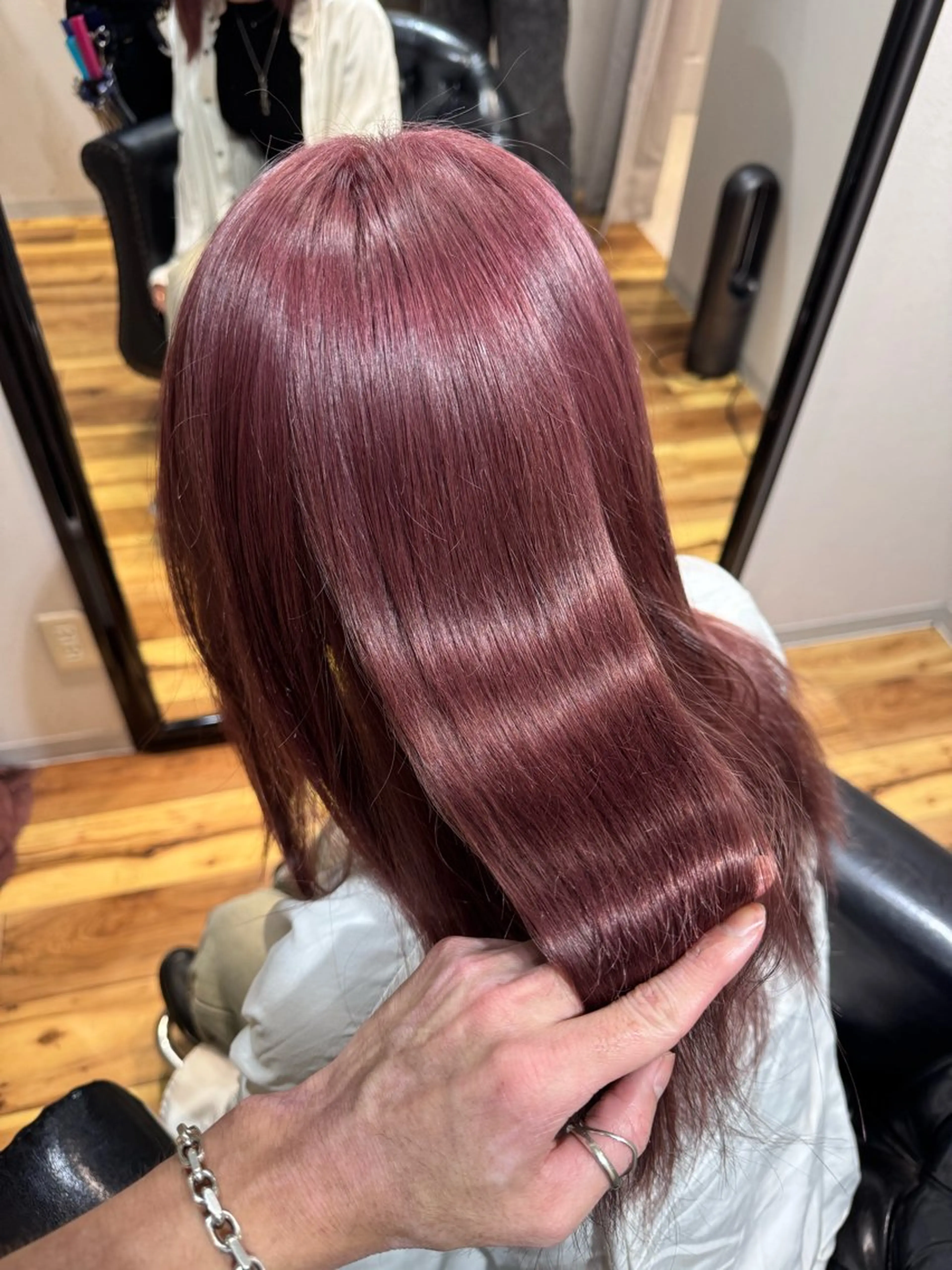 セミロング ヘアカラー トリートメント ✨池袋ブリーチ特化 Hibiki✨のヘアスタイル