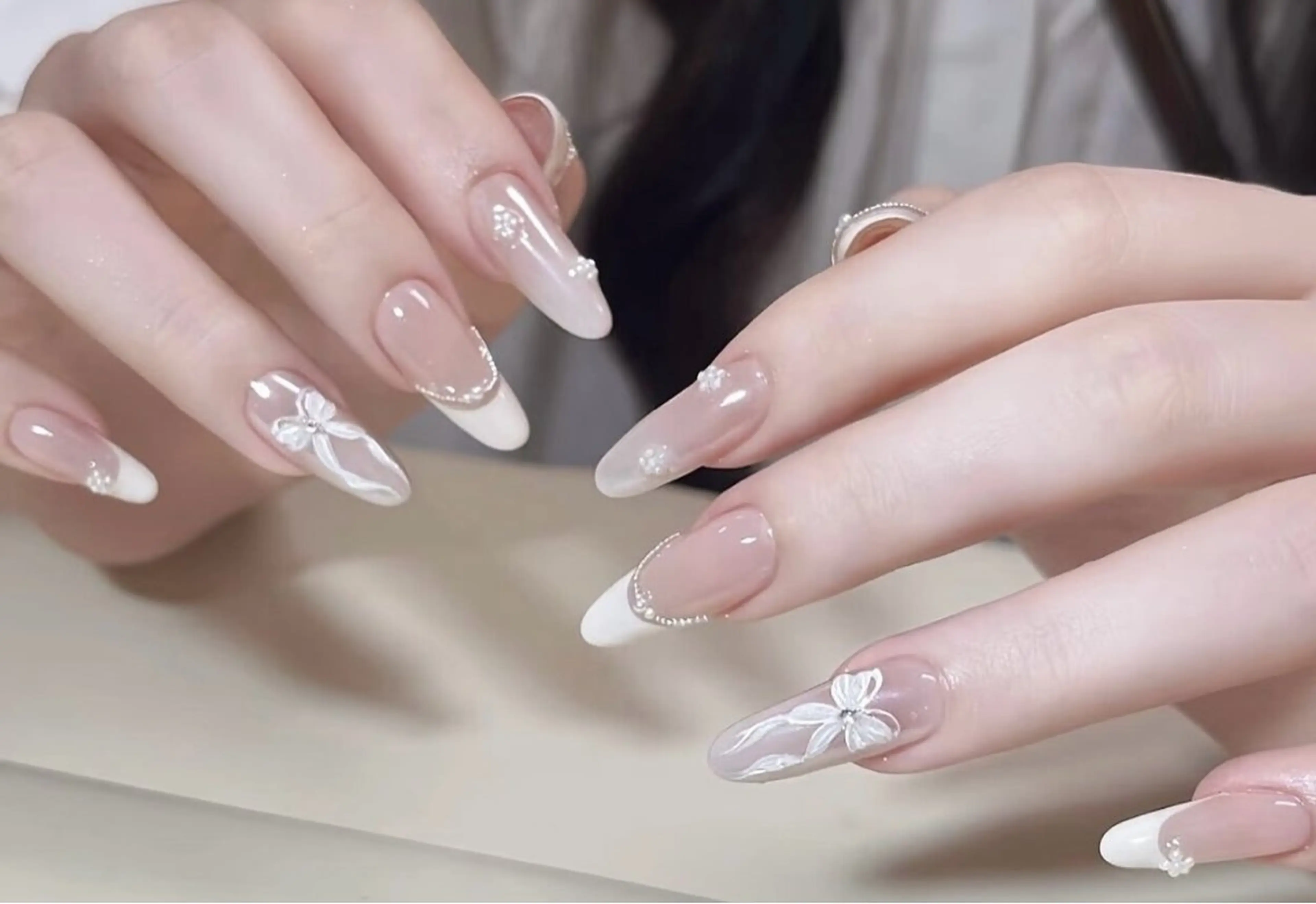 ネイル フレンチネイル ジェルネイル ガラスフレンチ グラデーション ラメ(グリッター) YU RIのネイルデザイン