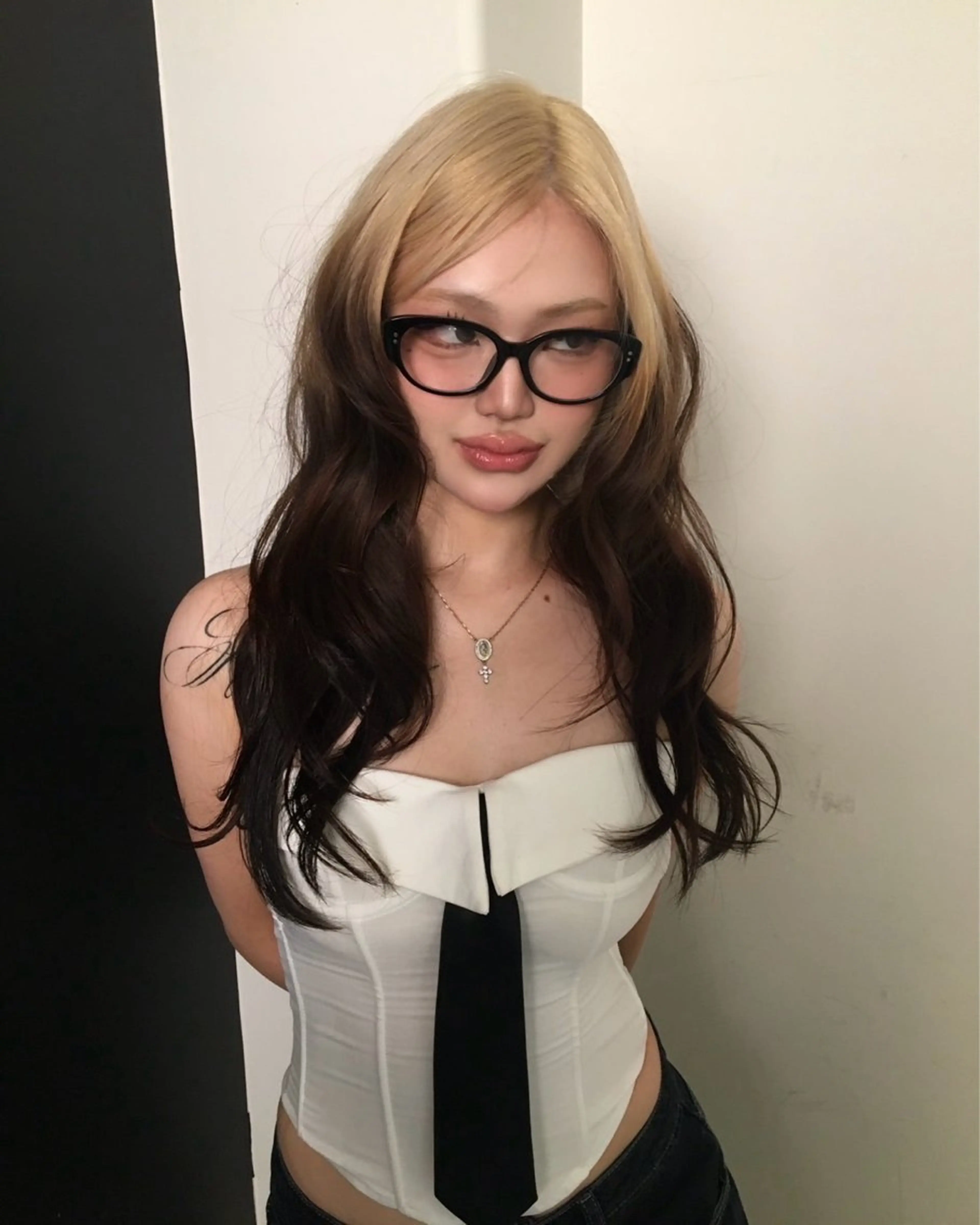 ロング Hanaka🐈‍⬛ 海外×ニュアンスのヘアスタイル