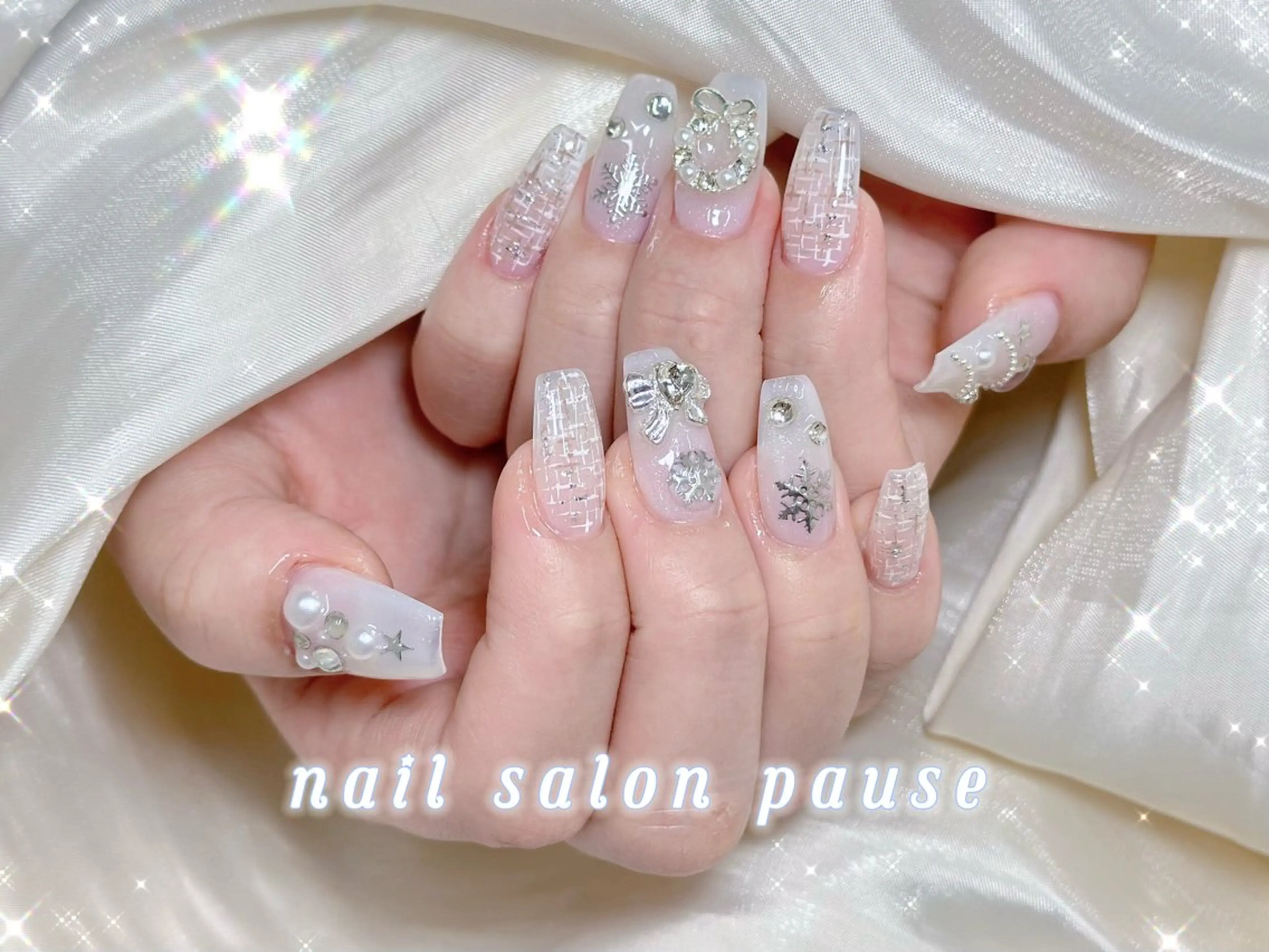 ネイル 冬ネイル クリスマス ハンドネイル ハンドケア nail salon pause✨のネイルデザイン