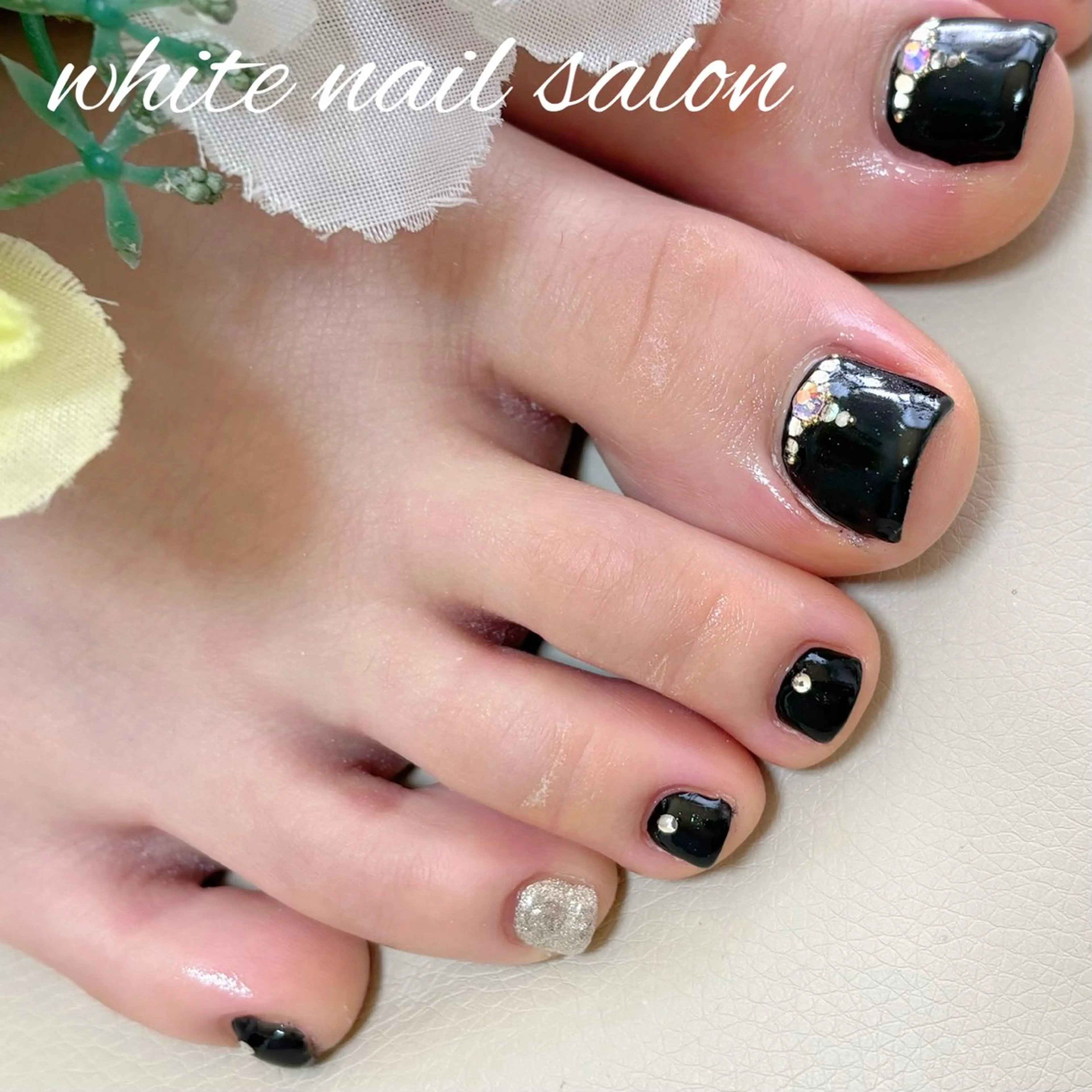 ネイル ホワイト フットネイル white nail salonのネイルデザイン