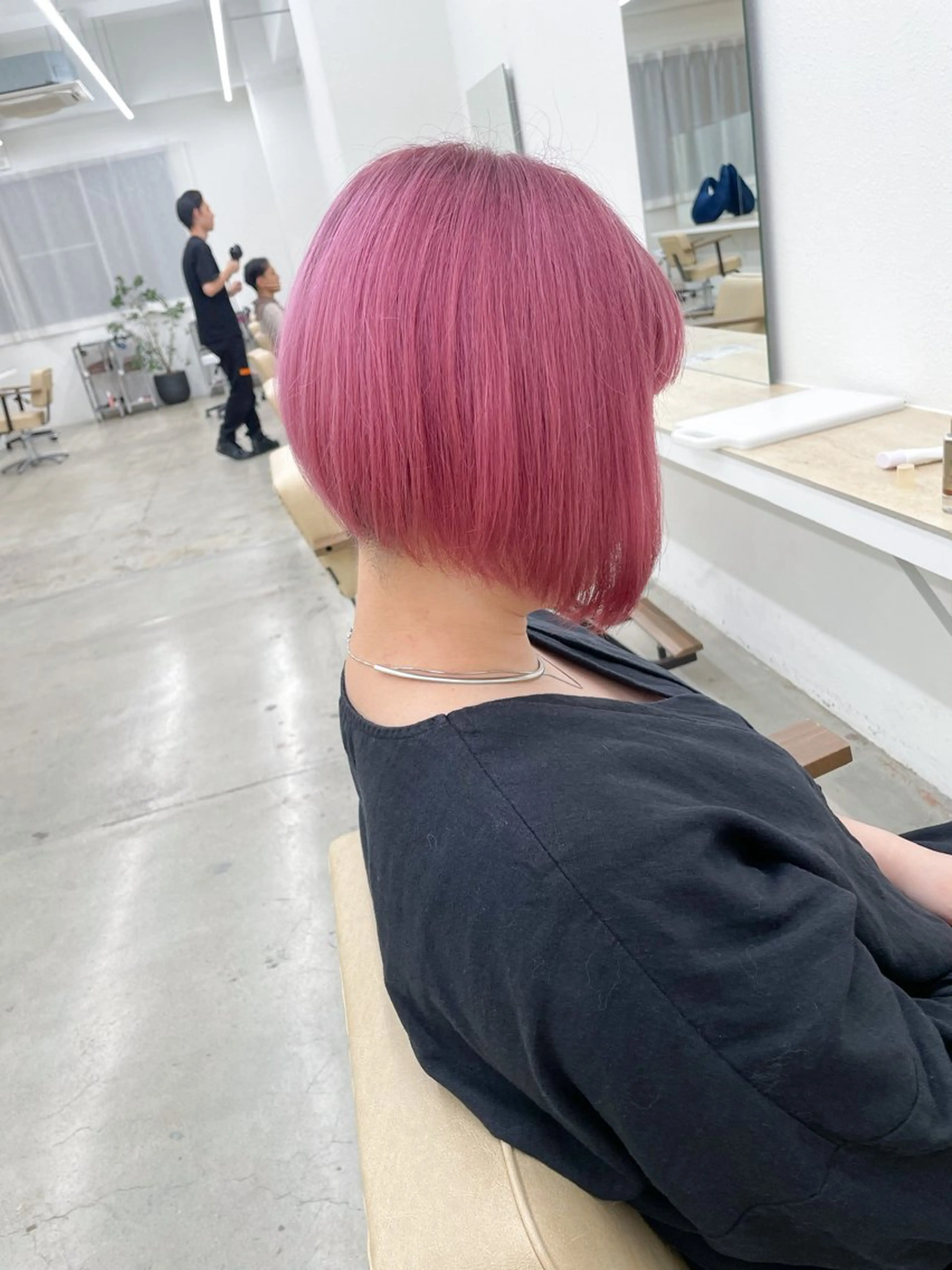 ミディアム カラー ブリーチ ケアブリーチ ハイトーンカラー ピンクカラー ハイトーン/レイヤー /ケアブリーチ石川治のヘアスタイル