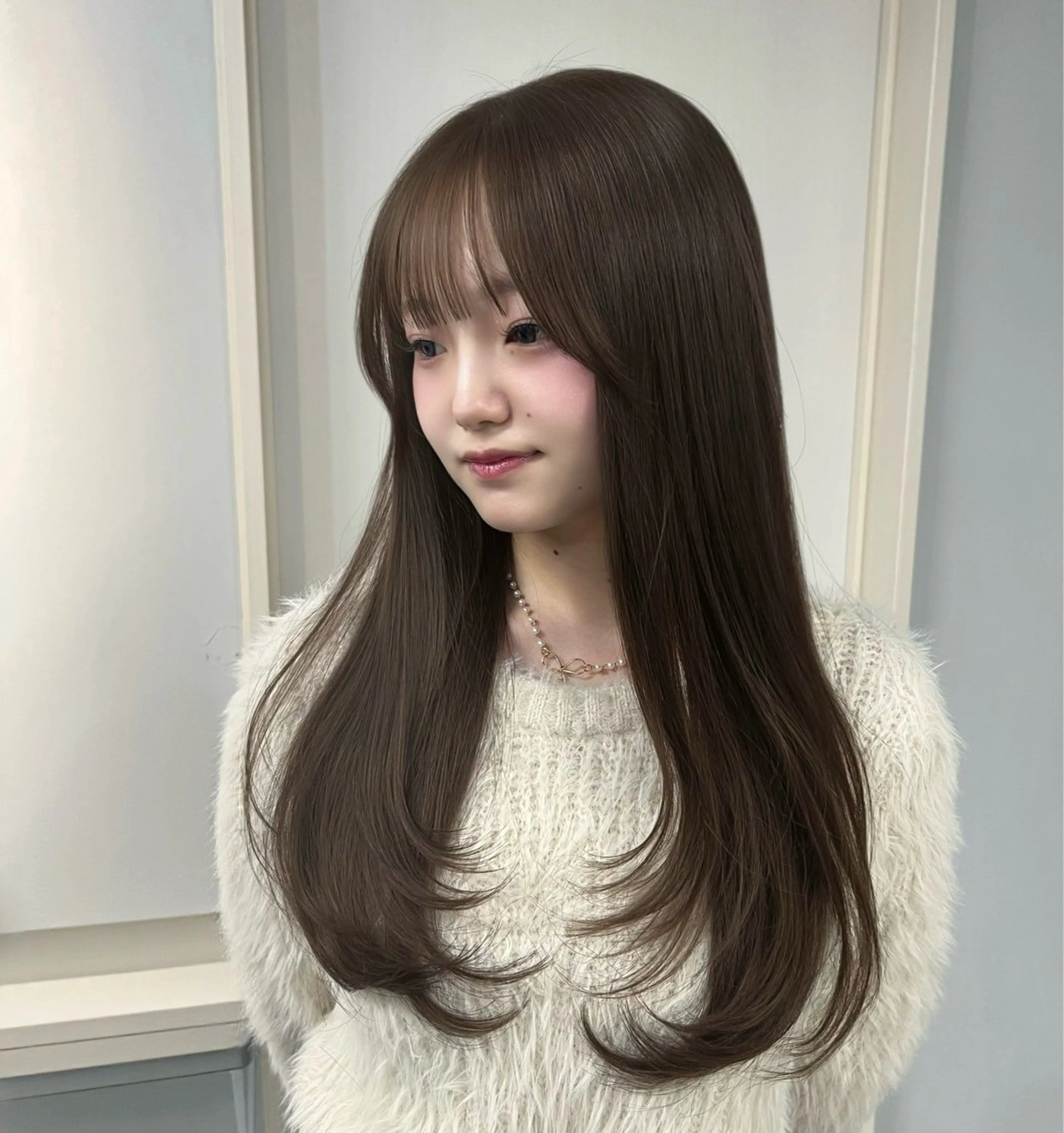 ロング レイヤーカット ロング 小顔カット カット ヘアカラー lafit kaede/韓国ヘアのヘアスタイル