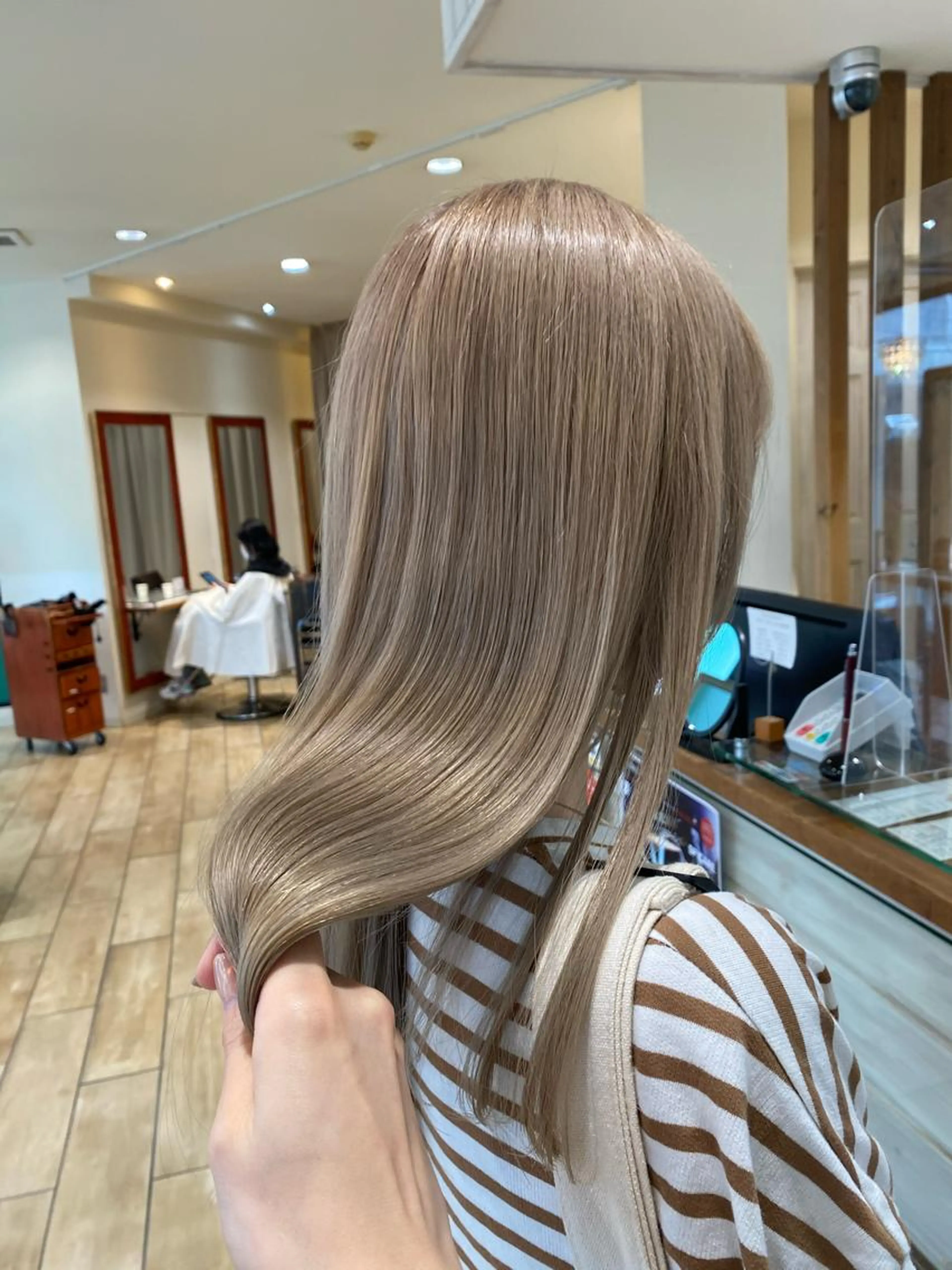 ケアブリーチハイライト🎀髪質改善カラー🎀潤いトリートメント🤍の写真