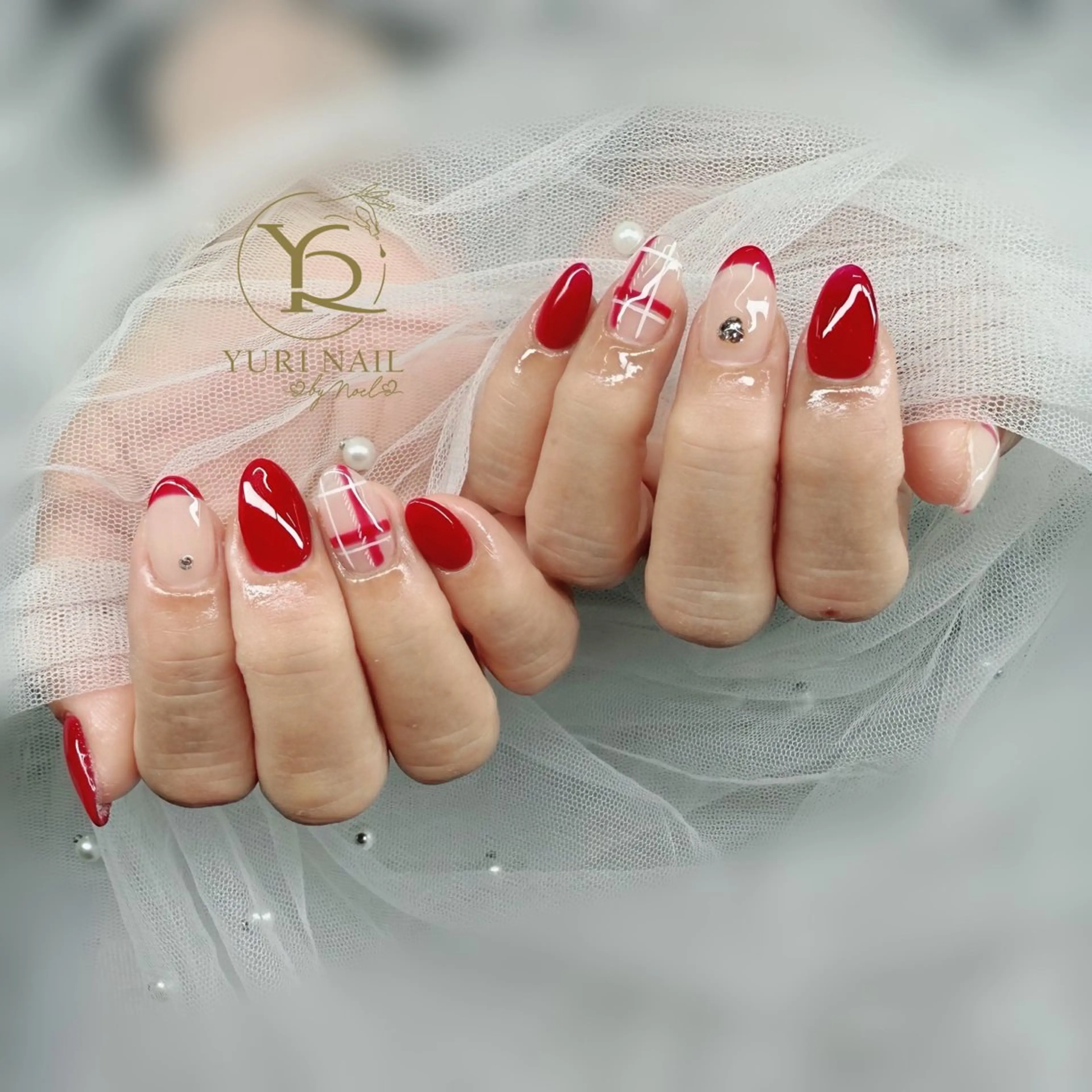 ネイル オーロラネイル ブルー チークネイル フットネイル フレンチネイル ハンドネイル フットネイル ハンドケア YURI Nail NARITAのネイルデザイン