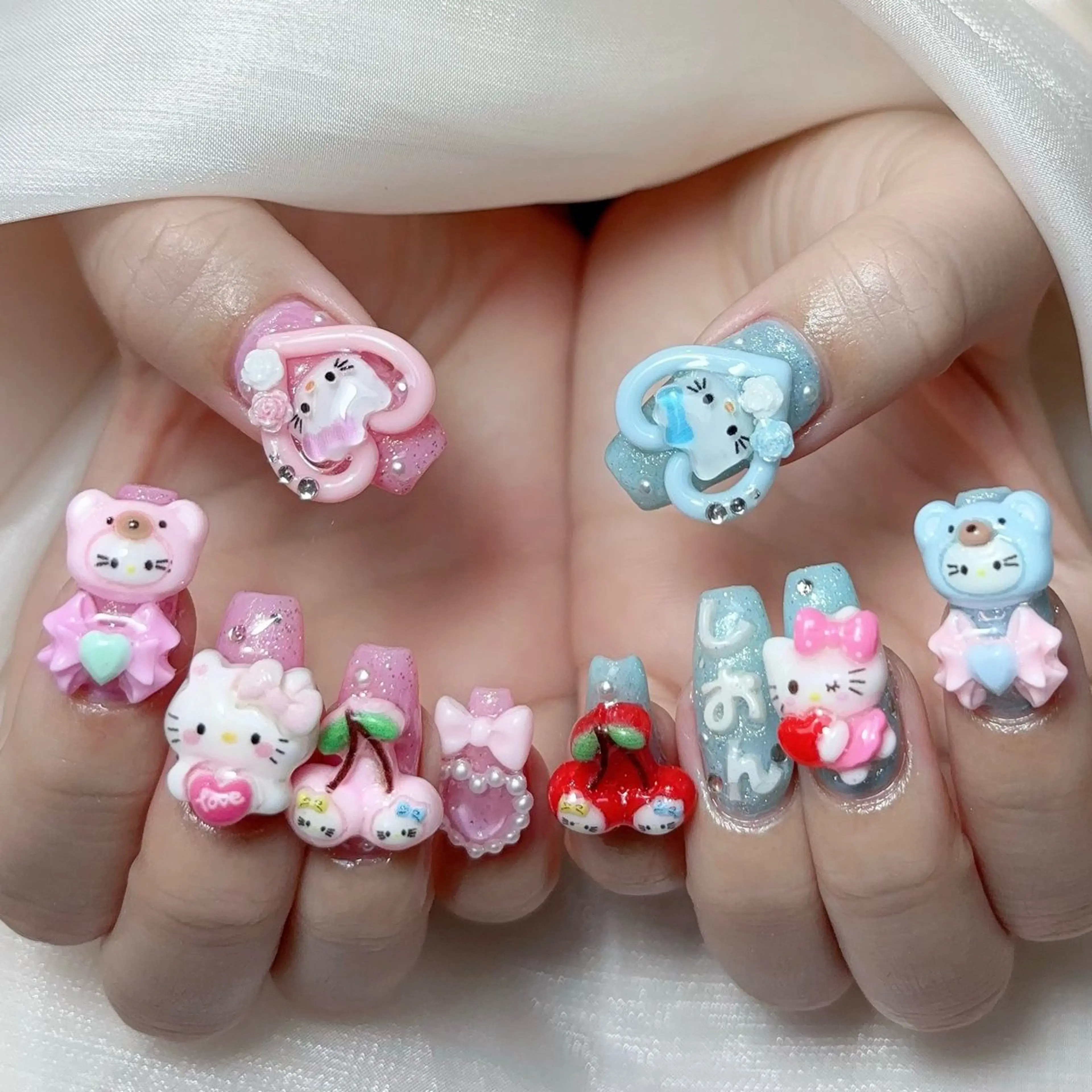 ネイル クリアネイル キラキラネイル ロングネイル マグネットネイル 夏ネイル princess👑 木戸　唯のネイルデザイン