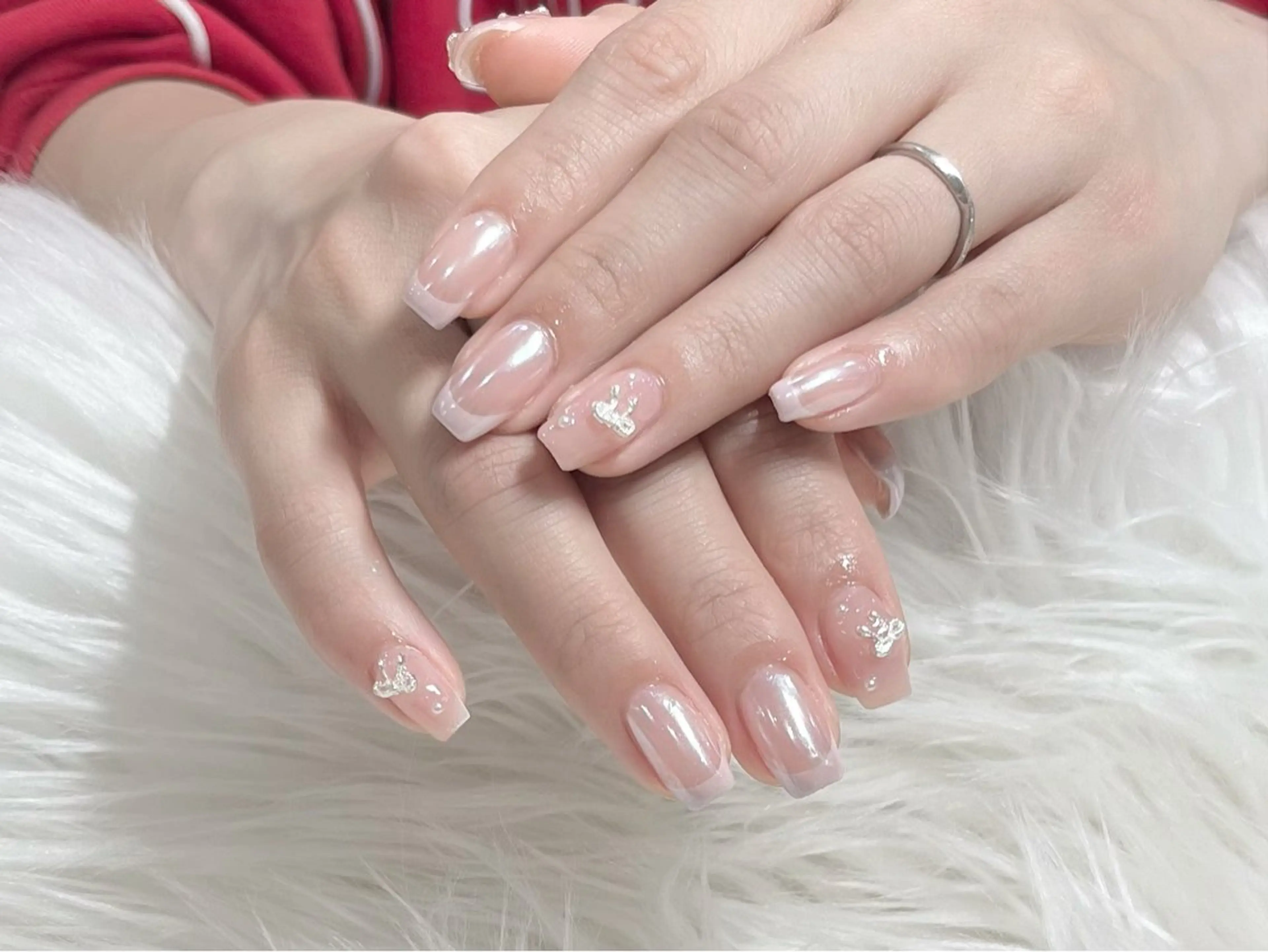 ネイル オーロラネイル フレンチネイル キラキラネイル ピンク ハンドネイル FLY Nail Salonのネイルデザイン