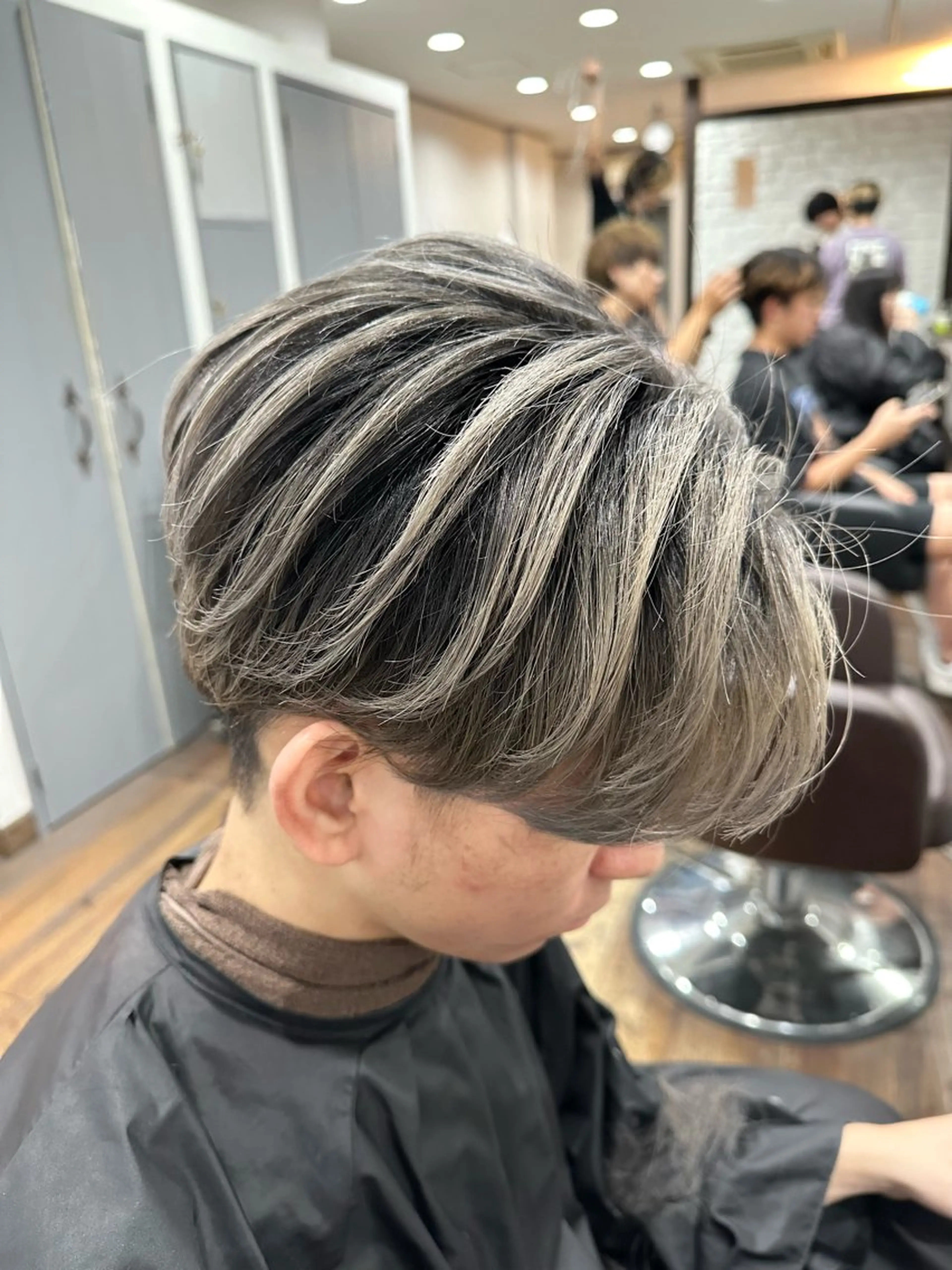 メンズ メンズバレイヤージュ カット ヘアカラー _White広島所属・バレイヤージュ 隅中秀弥のヘアスタイル